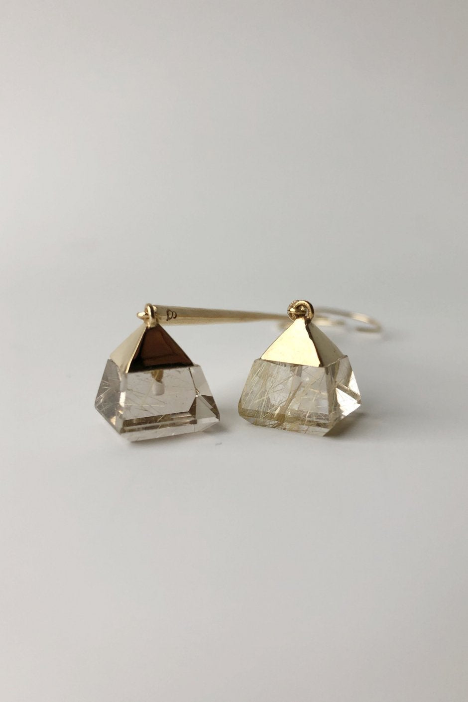 8UEDE - BASTARL SQUARE PIERCE - GOLD