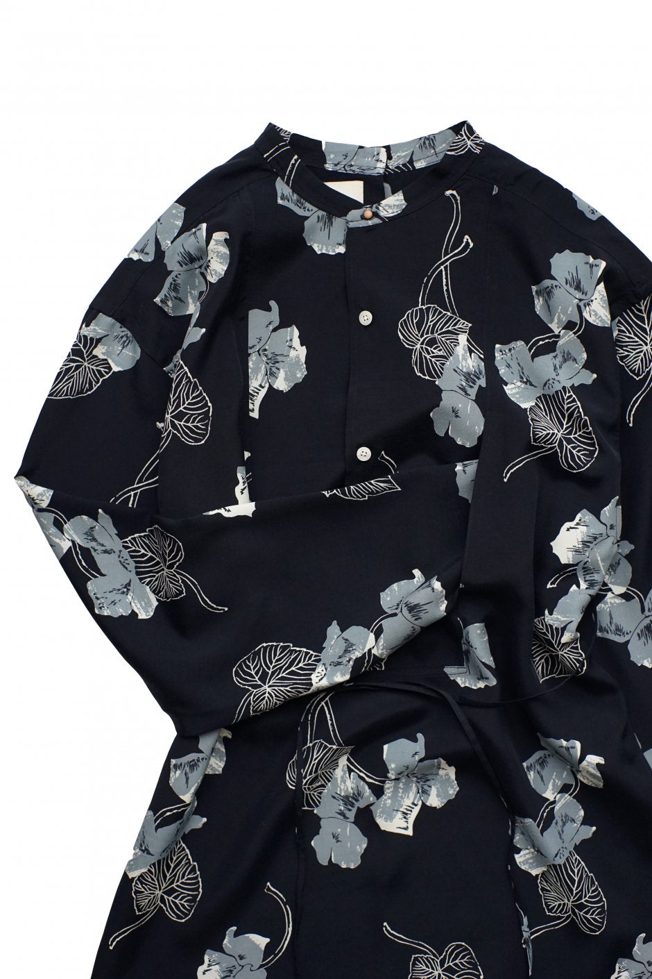 WRYHT - BACK-PLACKET BAND COLLER LONG SHIRTS - NAVY "FLOWER"