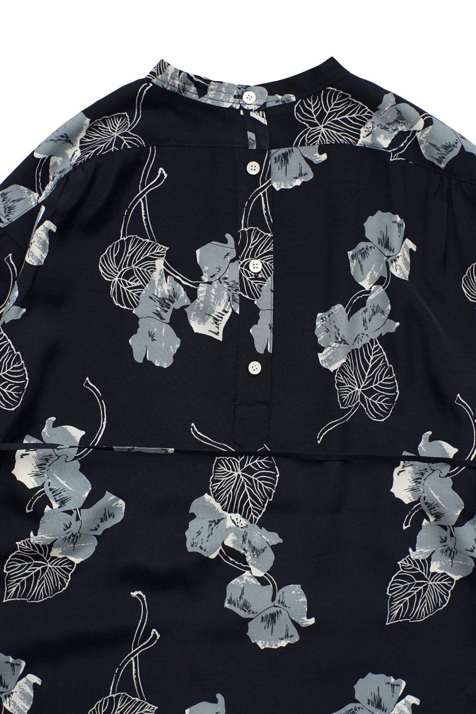 WRYHT - BACK-PLACKET BAND COLLER LONG SHIRTS - NAVY "FLOWER"