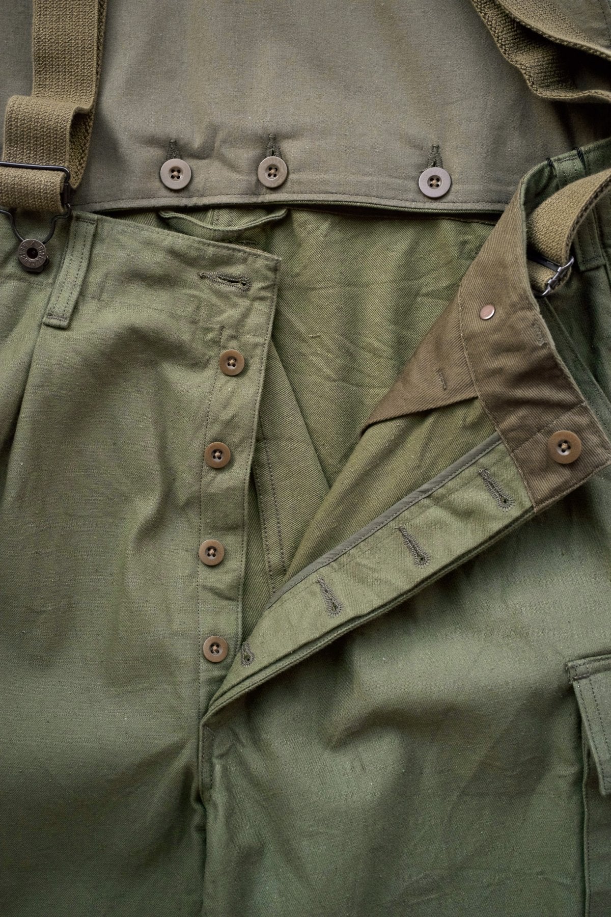 Nigel Cabourn - GERMAN ARMY SUSPENDER PANT - OLIVE