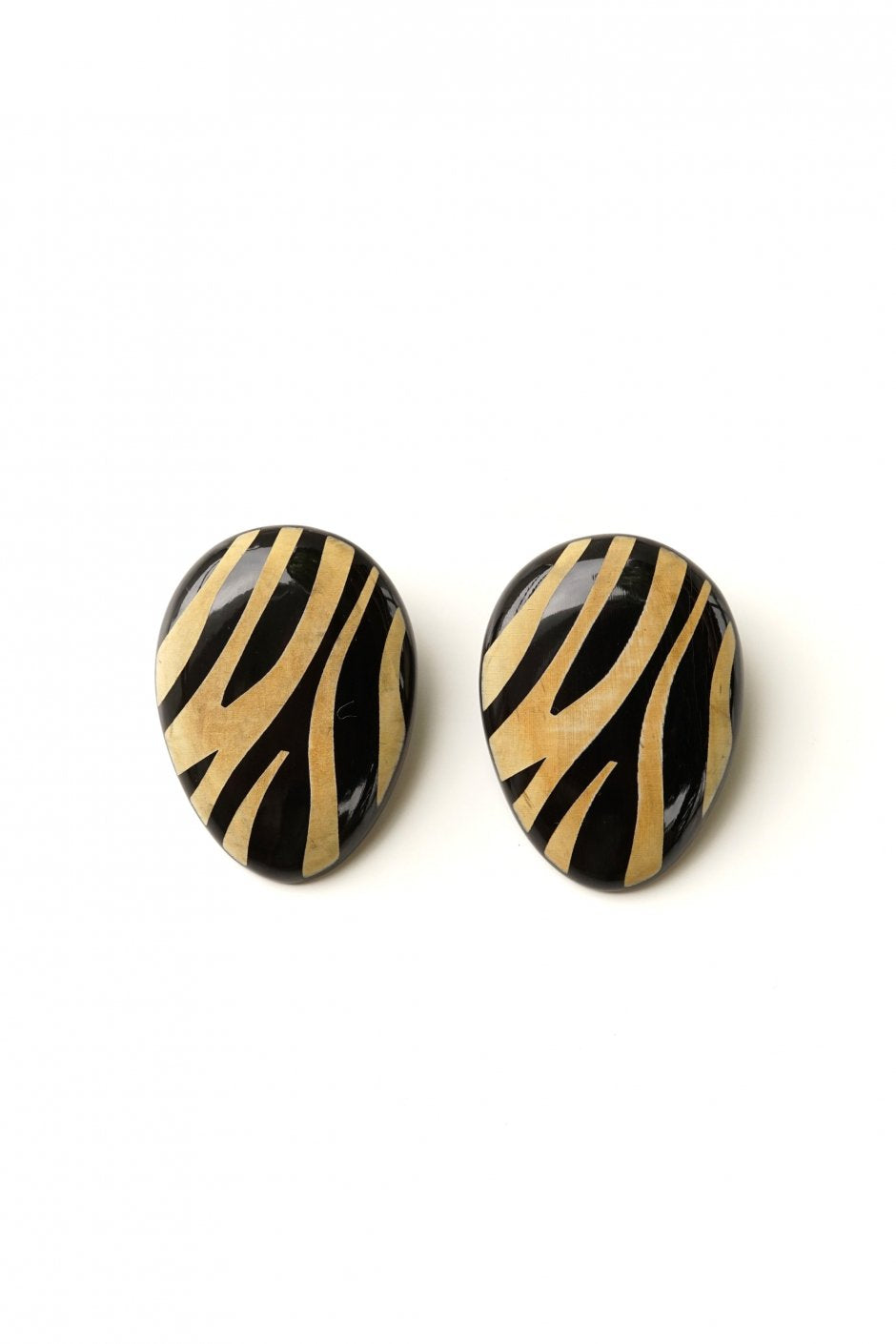 8UEDE - EGG EAR CUFF - ZEBRA