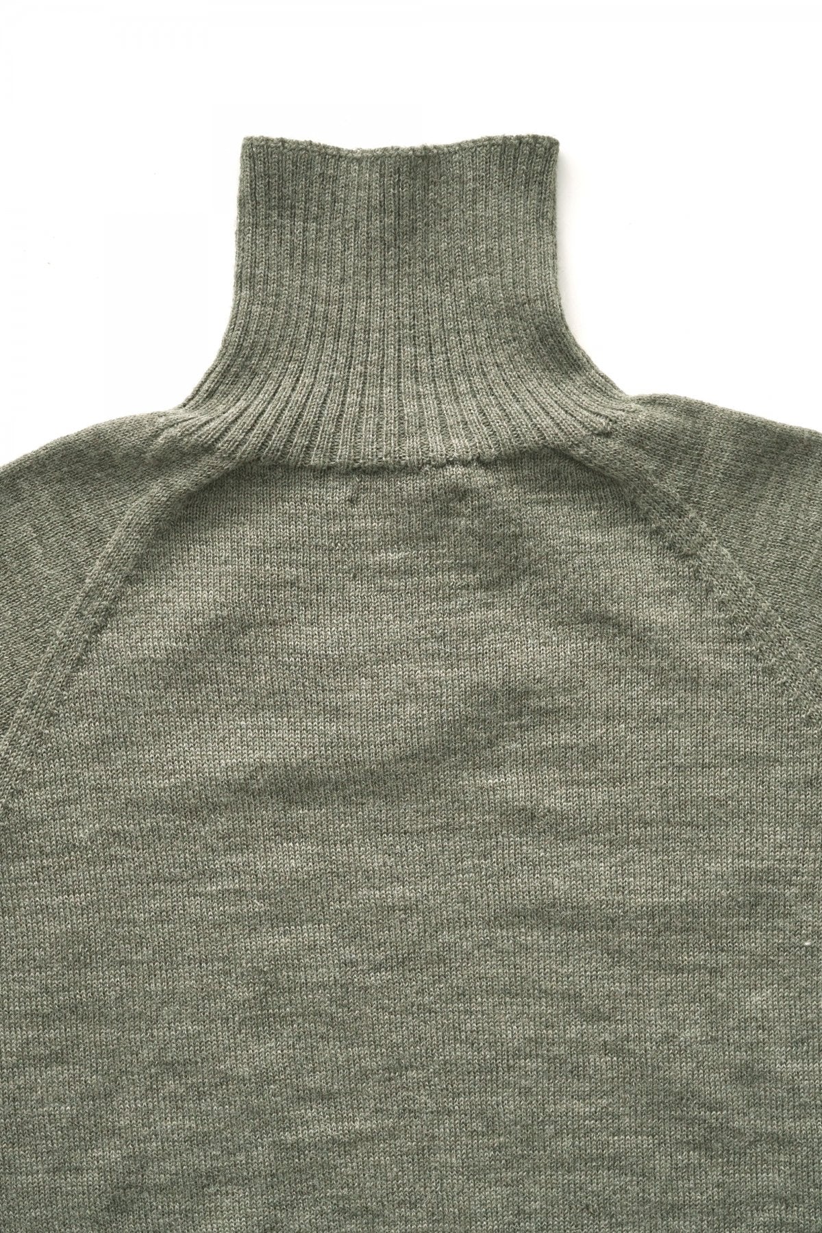 Nigel Cabourn - SEAMLESS ROLL NECK - OLIVE