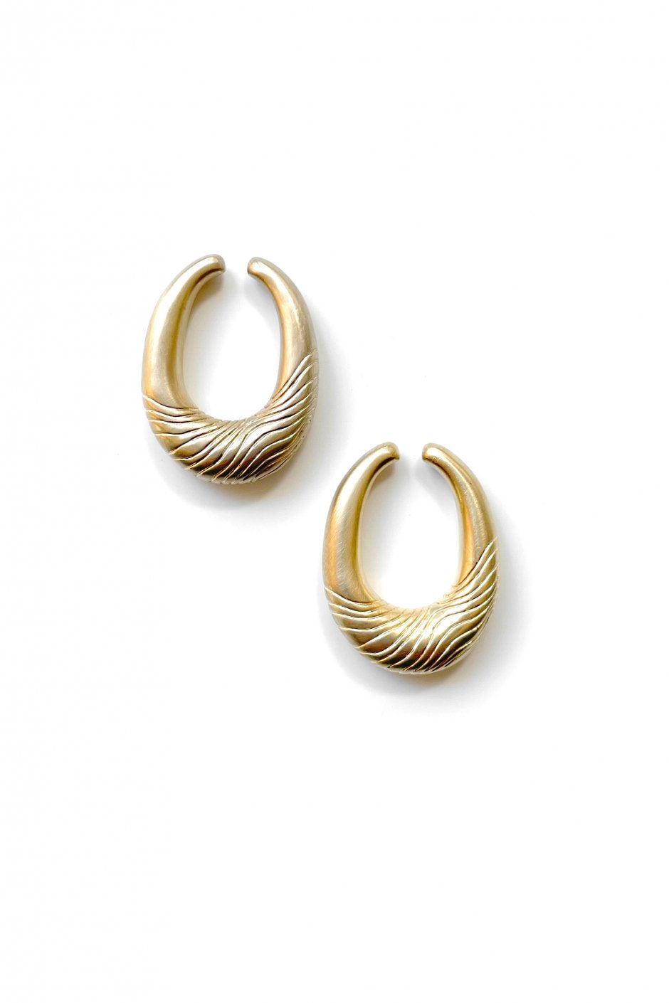 8UEDE - PURE TAO EARCUFF L - GOLD