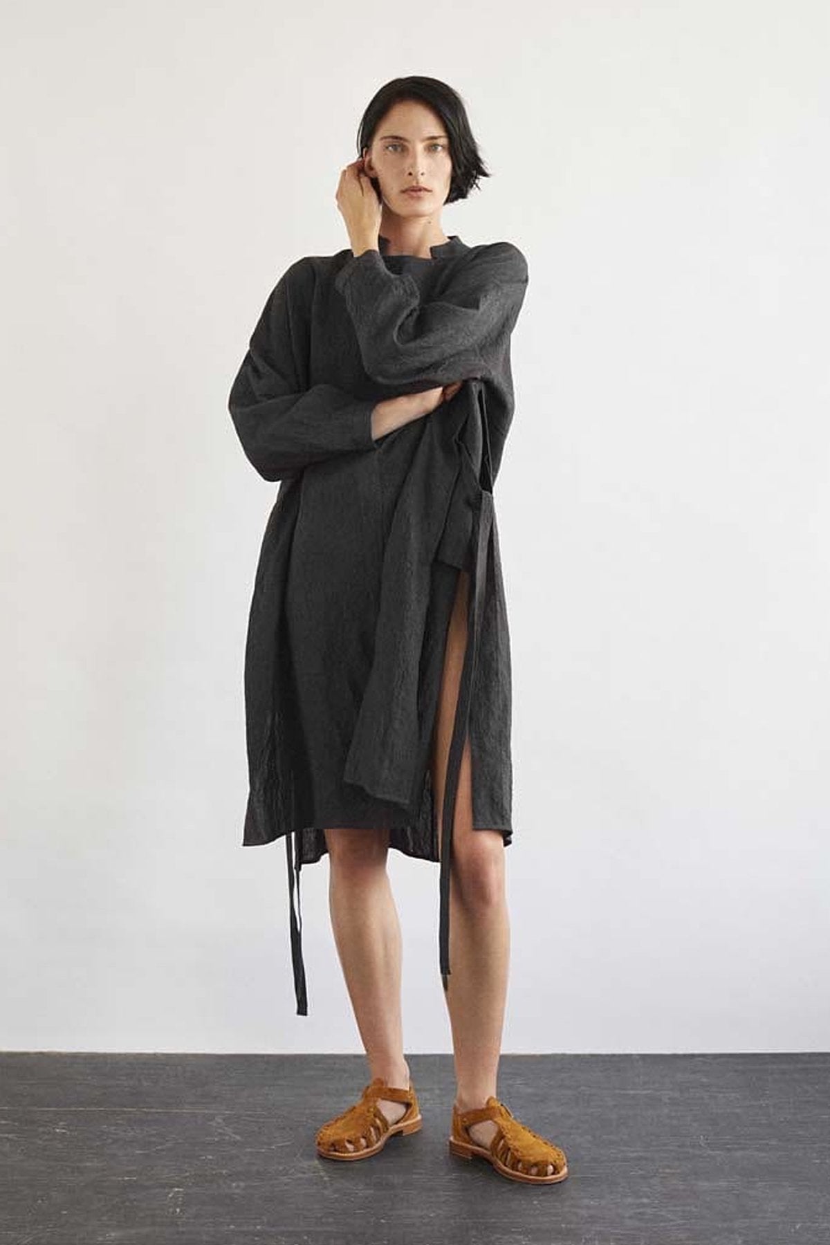 toogood - THE ARTIST SMOCK - LAUNDERED LINEN - CHARCOAL