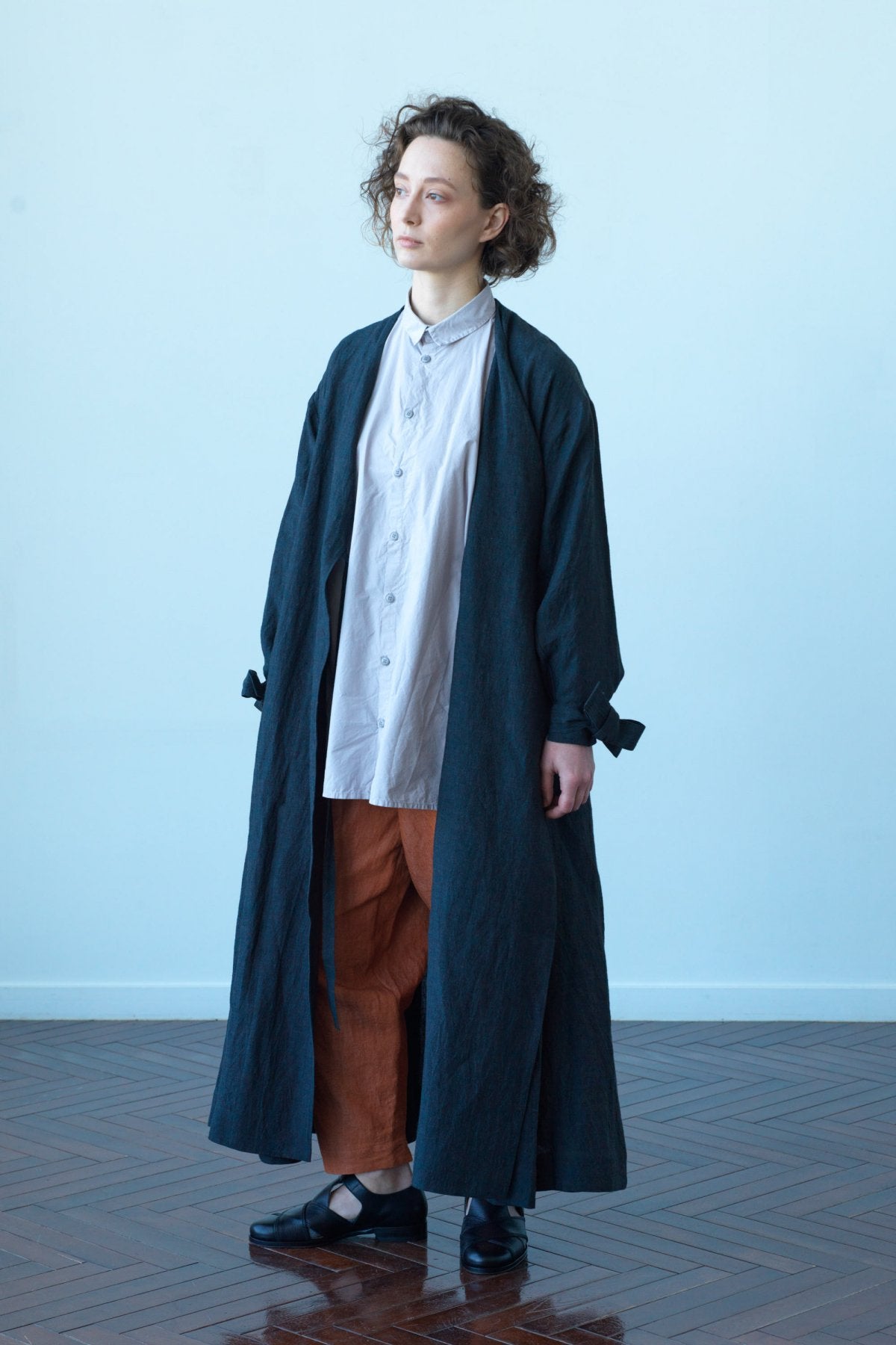 toogood for woman - THE PHILOSOPHER COAT - LAUNDERED LINEN - CHACOAL