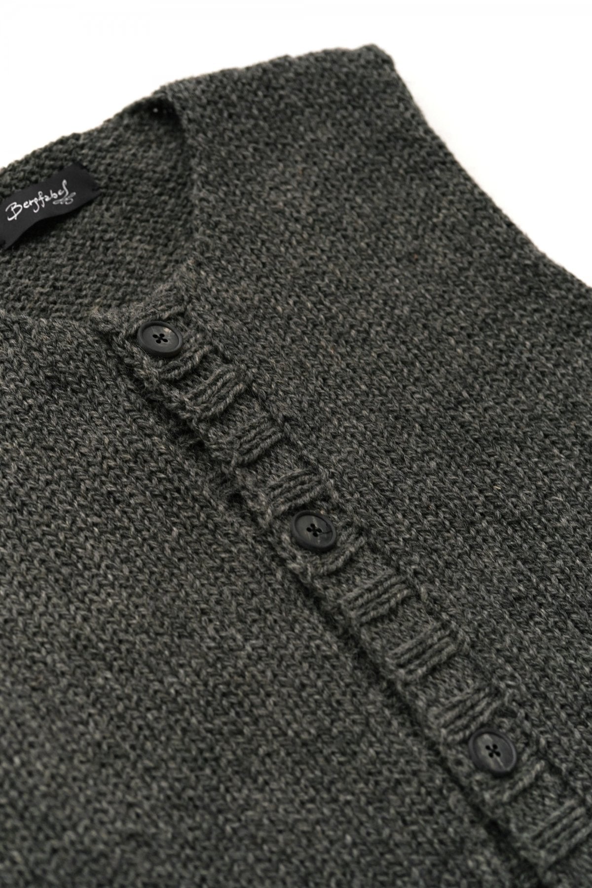 Bergfabel - VEST WITH BUTTON - GRAY