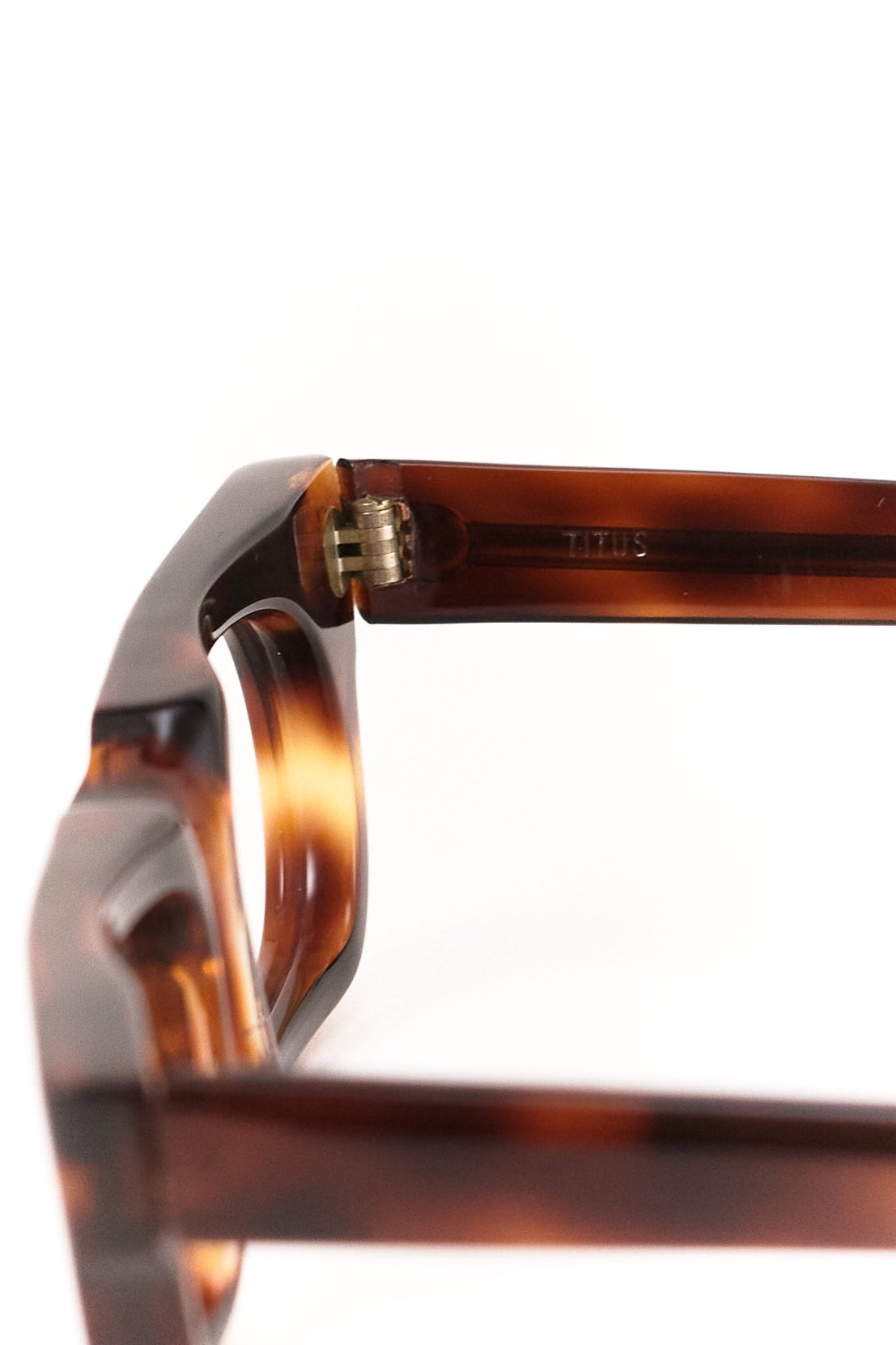 1960s BRITISH VINTAGE EYEWEAR DEMI AMBER - OPT-764