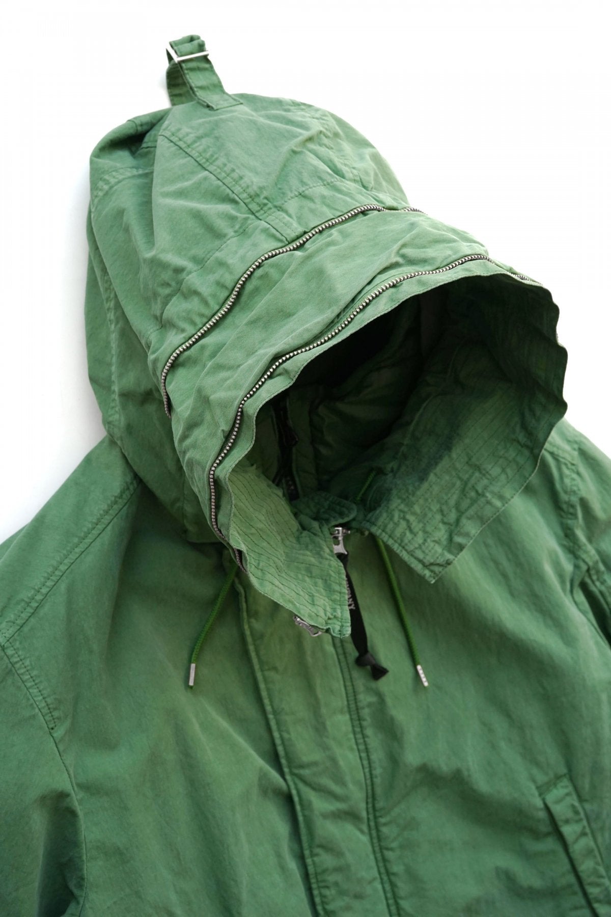 C.P.COMPANY - 50 FILI PLATED JACKET - ELM GREEN