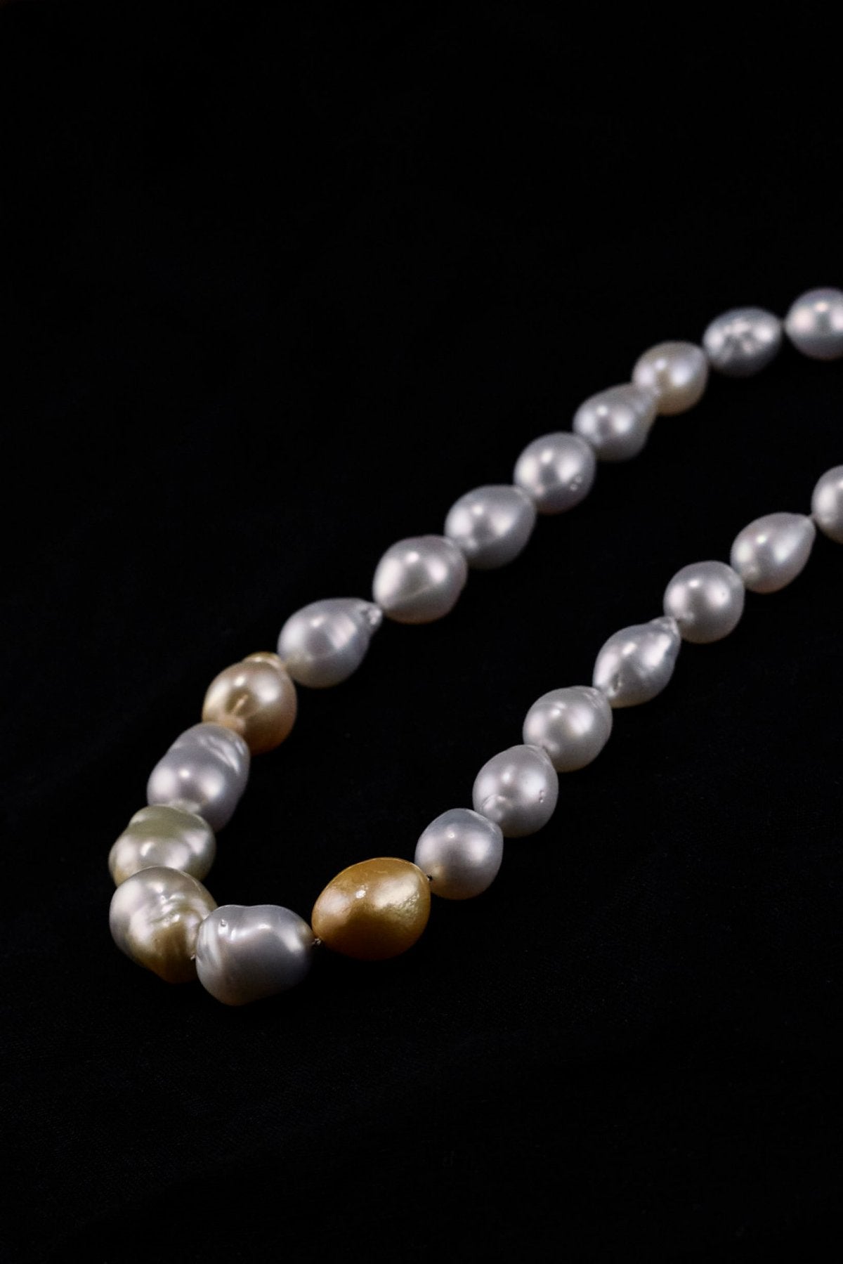 Mariko Tsuchiyama - Blue South Sea pearl necklace - 2