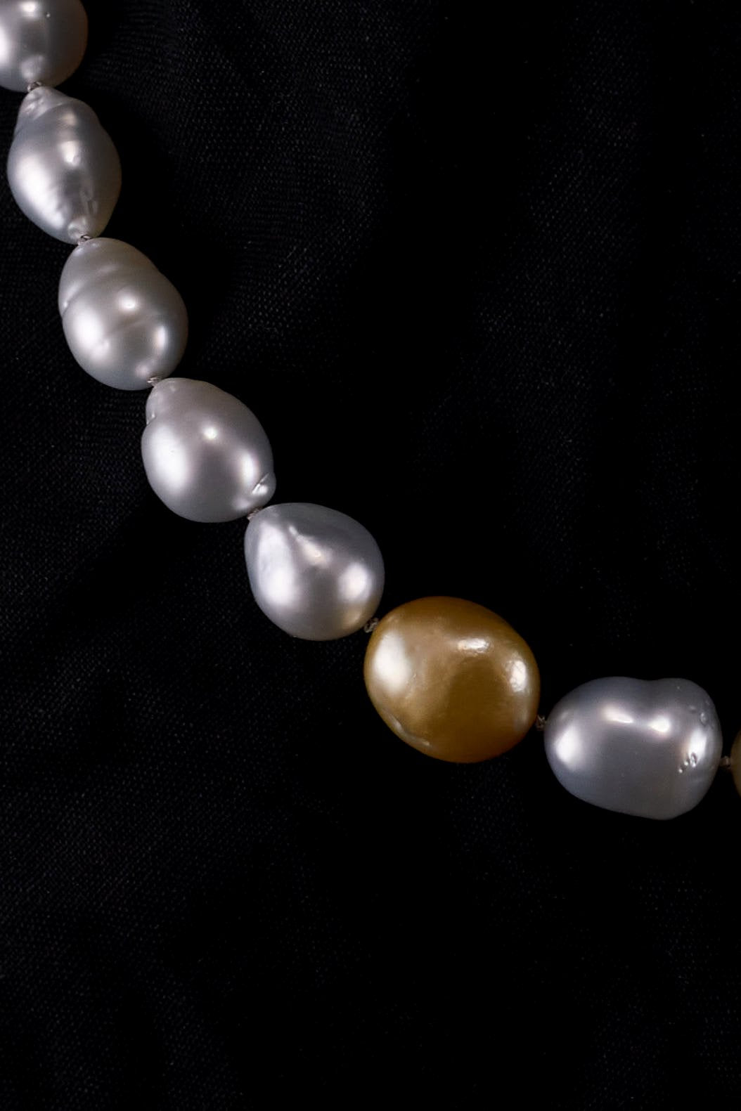 Mariko Tsuchiyama - Blue South Sea pearl necklace - 2