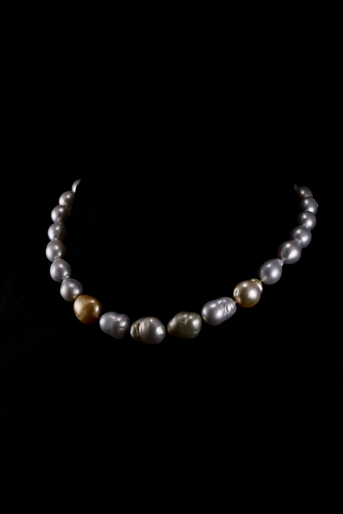 Mariko Tsuchiyama - Blue South Sea pearl necklace - 2