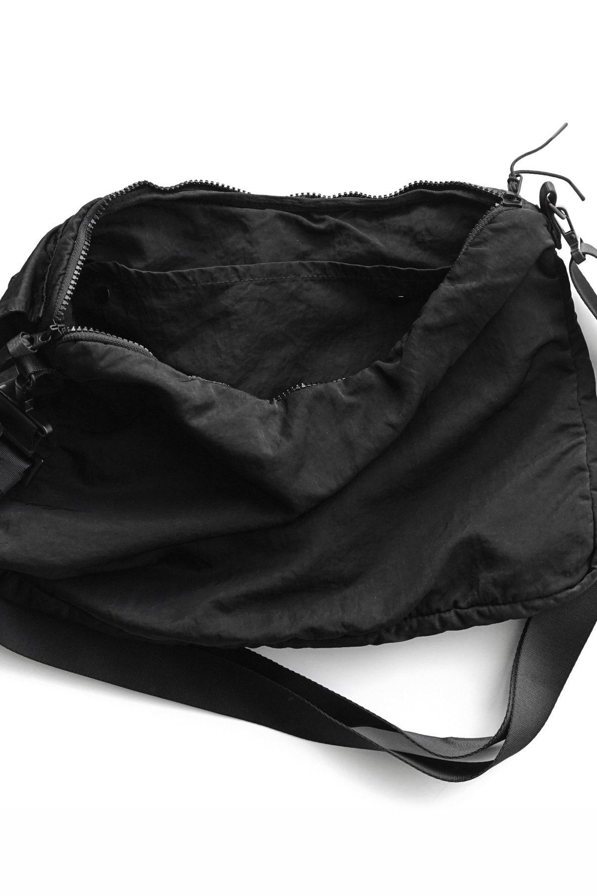 C.P. COMPANY - NYLON B UTILITY PACK - BLACK