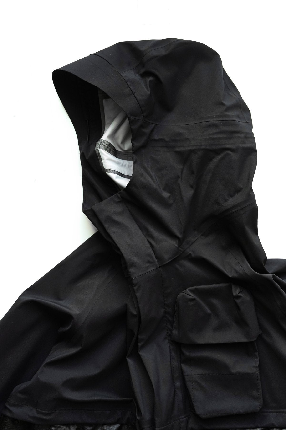 C.P. COMPANY - GORE-TEX 3L INFINIUM MIXED JACKET - BLACK