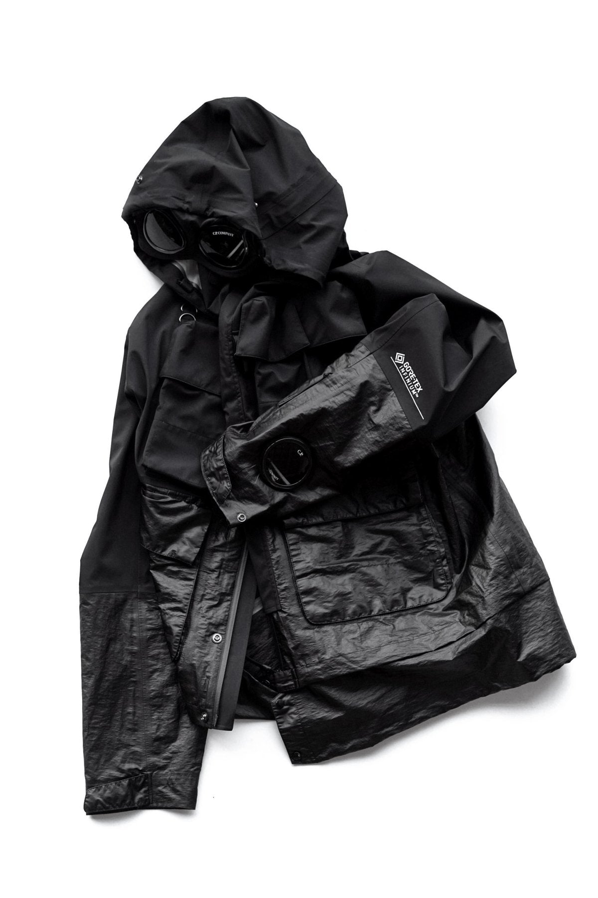 C.P. COMPANY - GORE-TEX 3L INFINIUM MIXED LA MILLE JACKET - BLACK