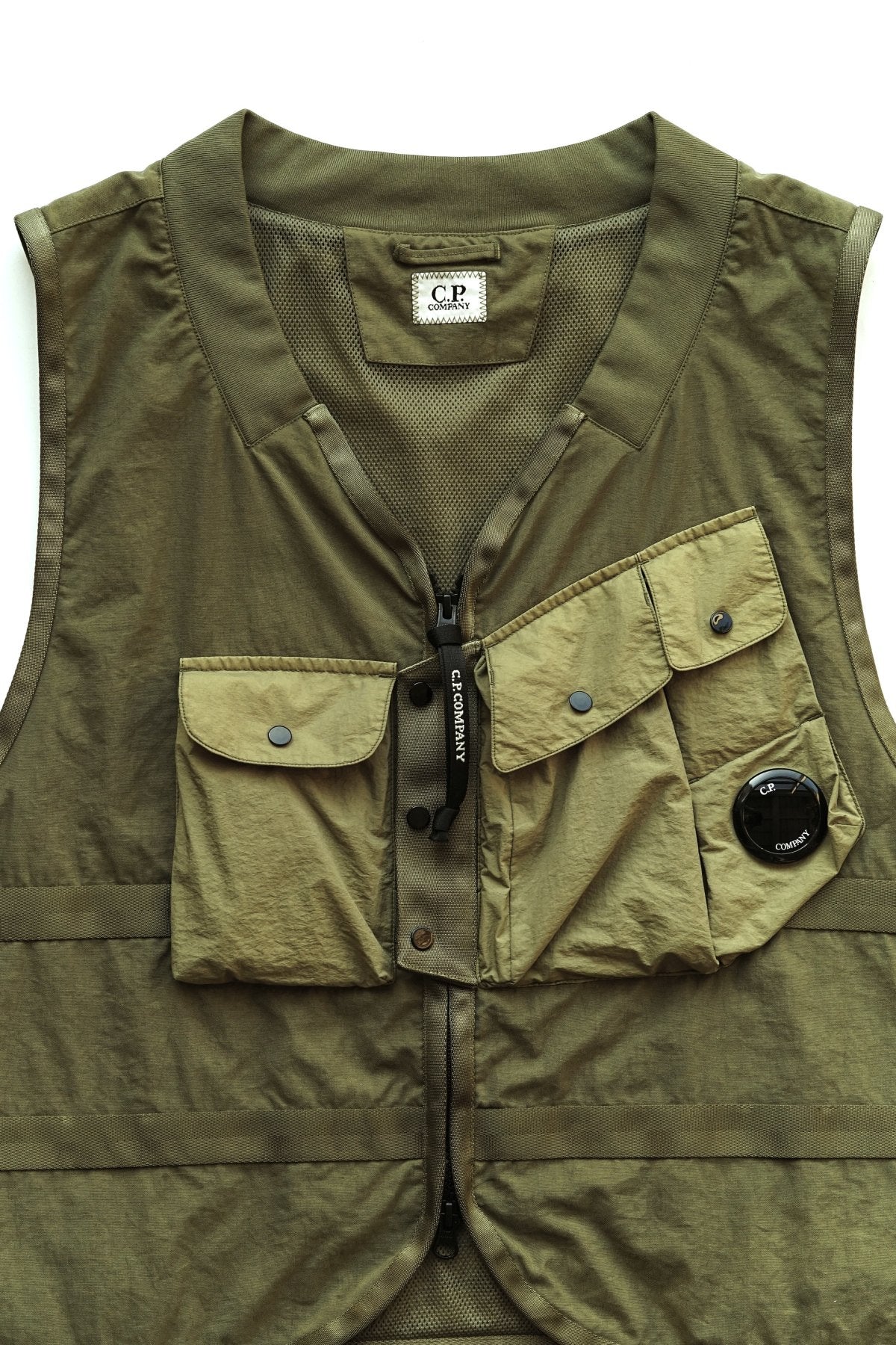 C.P. COMPANY - TAYLON P MIXED UTILITY VEST - BURNT OLIVE