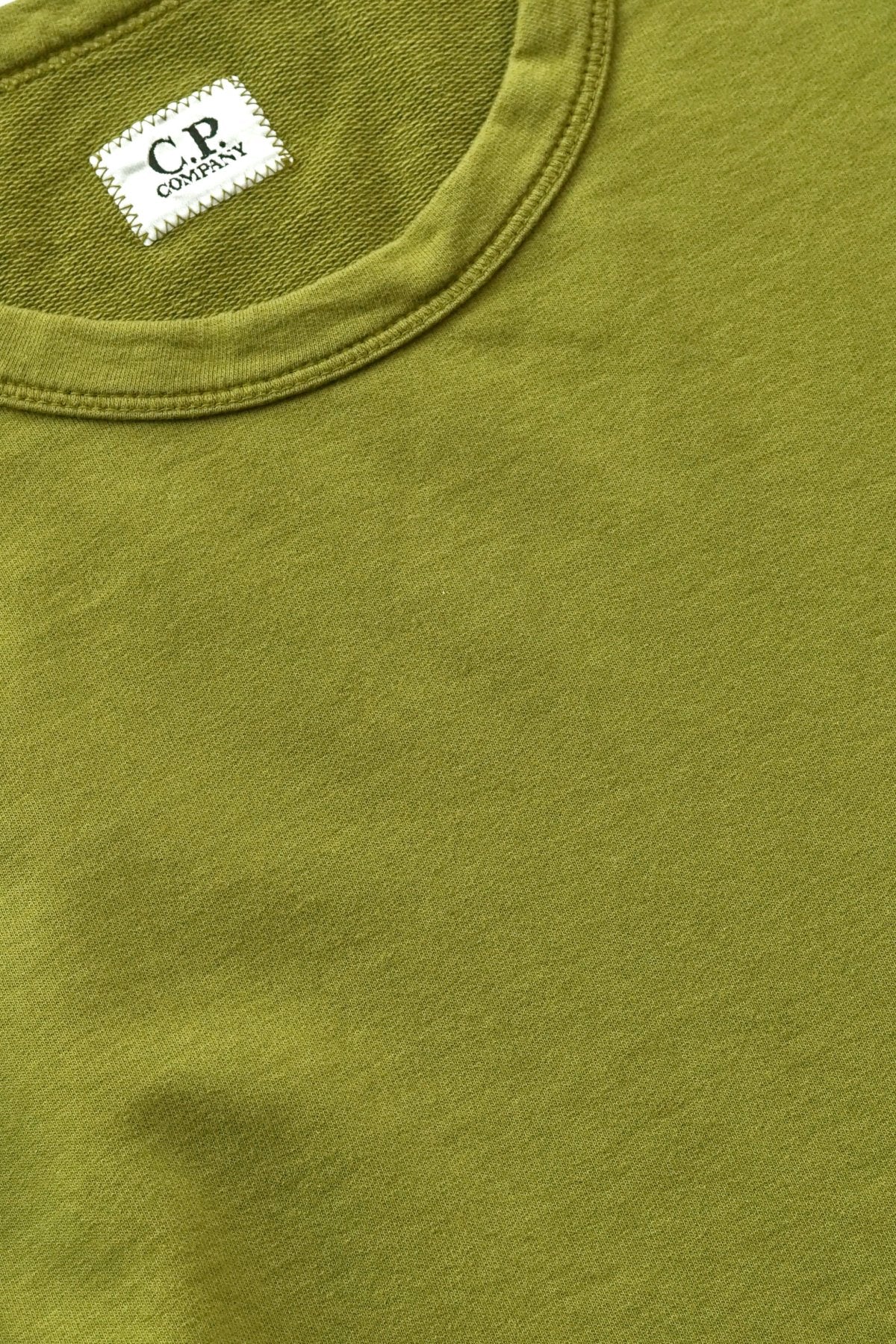 C.P. COMPANY - LIGHT FLEECE CREW NECK SWEATSHIRT - GREEN MOSS