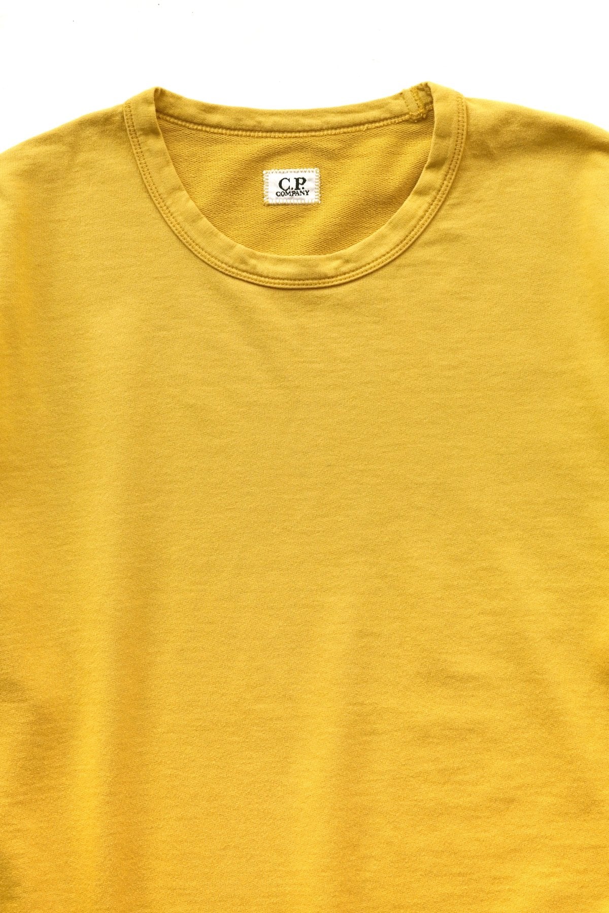 C.P. COMPANY - LIGHT FLEECE CREW NECK SWEATSHIRT - NUGGET GOLD