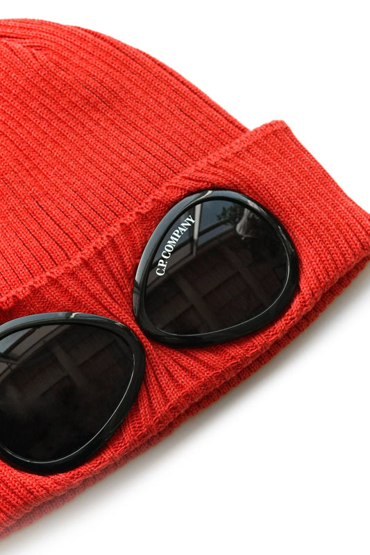 C.P. COMPANY - COTTON GOGGLE BEANIE - FIERY RED