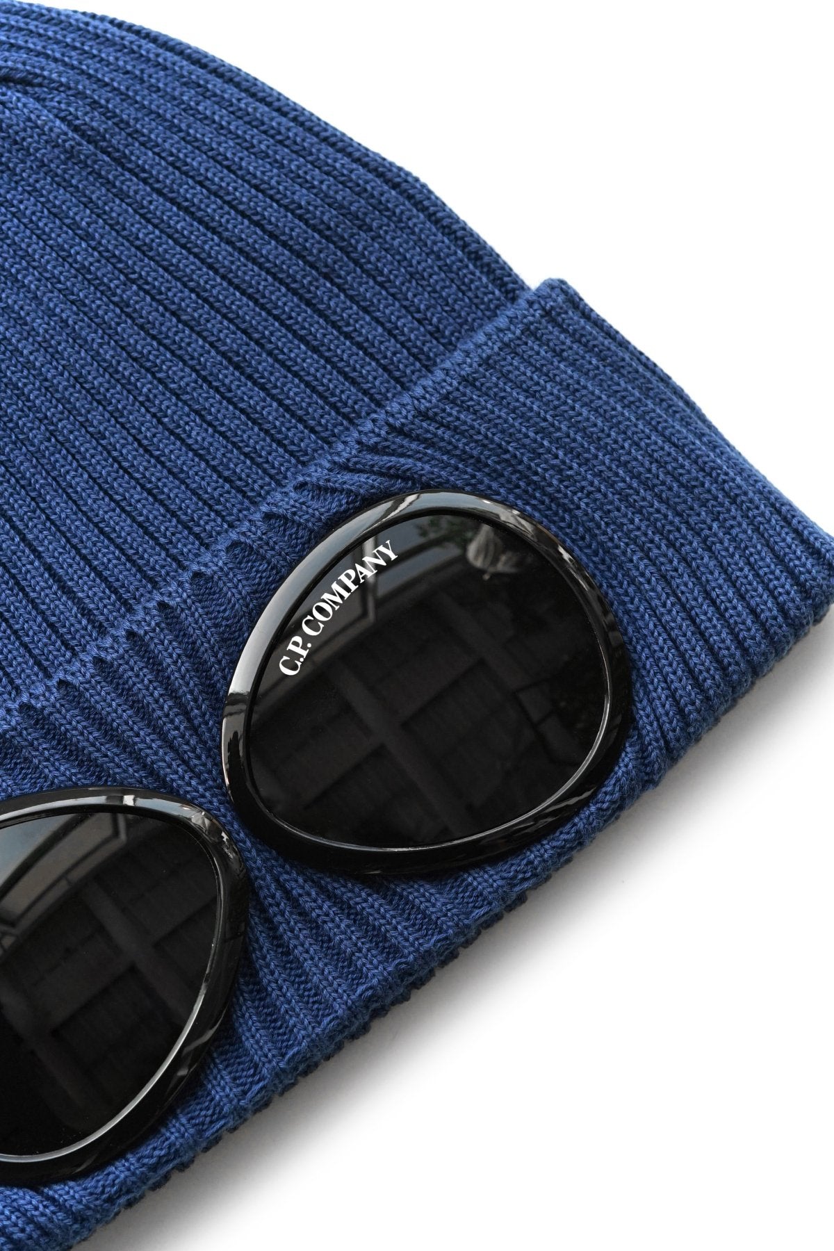 C.P. COMPANY - COTTON GOGGLE BEANIE - BLUE QUARTZ