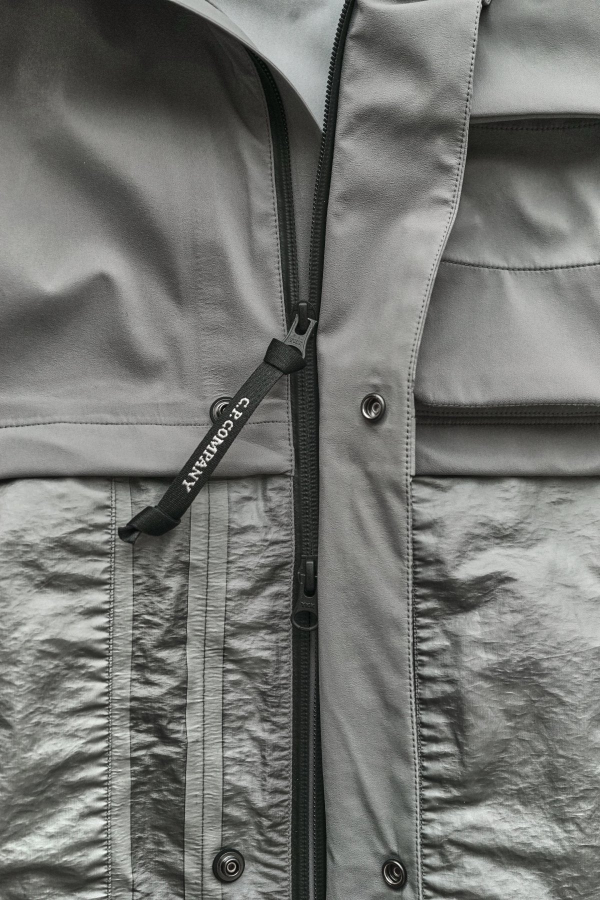 C.P. COMPANY - GORE-TEX 3L INFINIUM MIXED JACKET - GRIFFIN GREY