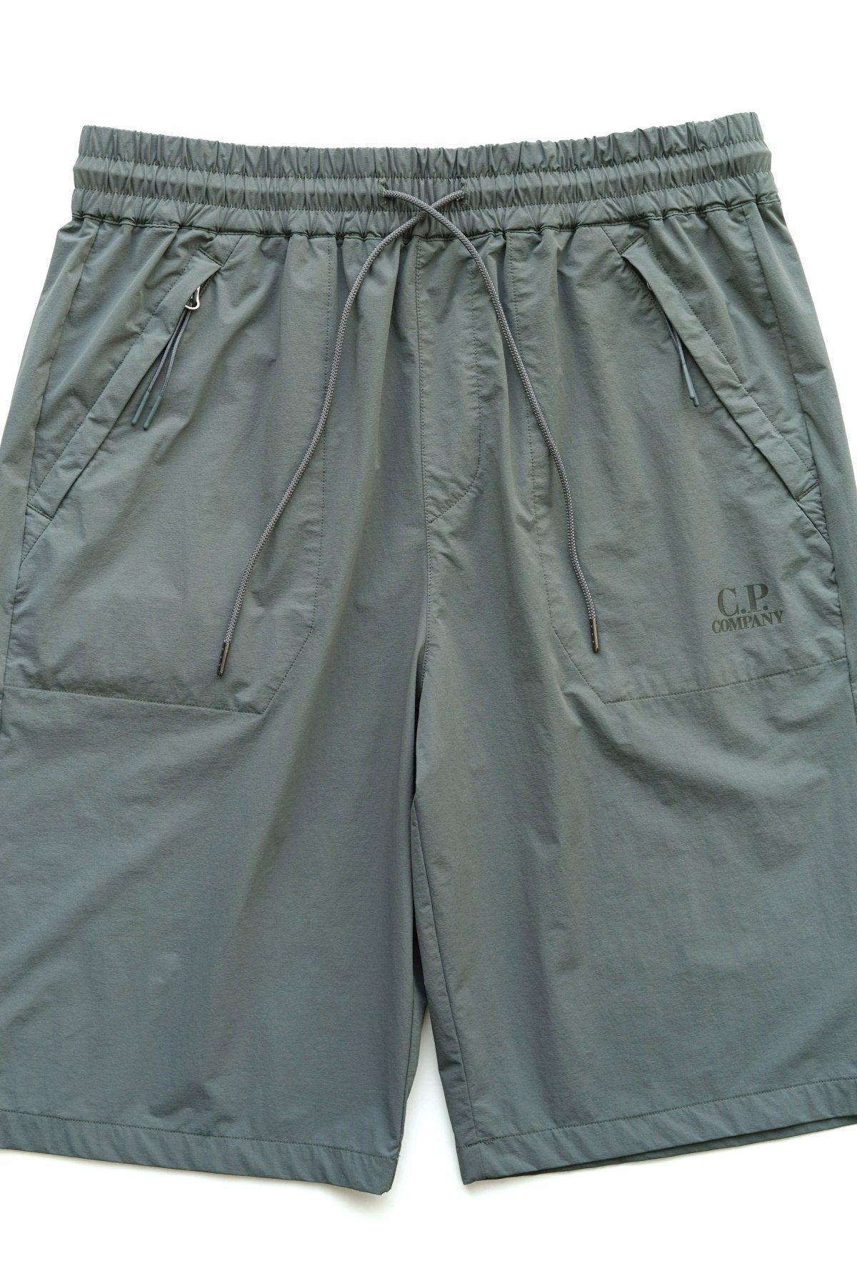 C.P. COMPANY - DYSHELL LOGO SHORTS - DARK SHADOW