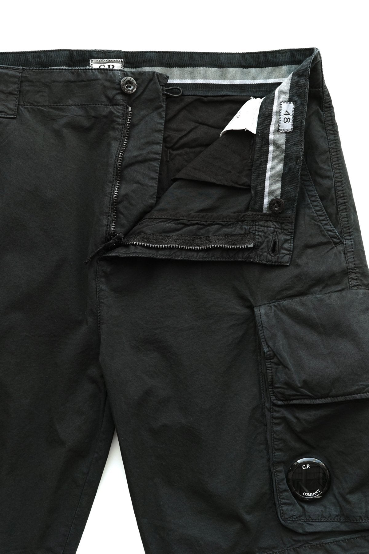 C.P. COMPANY - TWILL STRETCH UTILITY SHORTS - BLACK