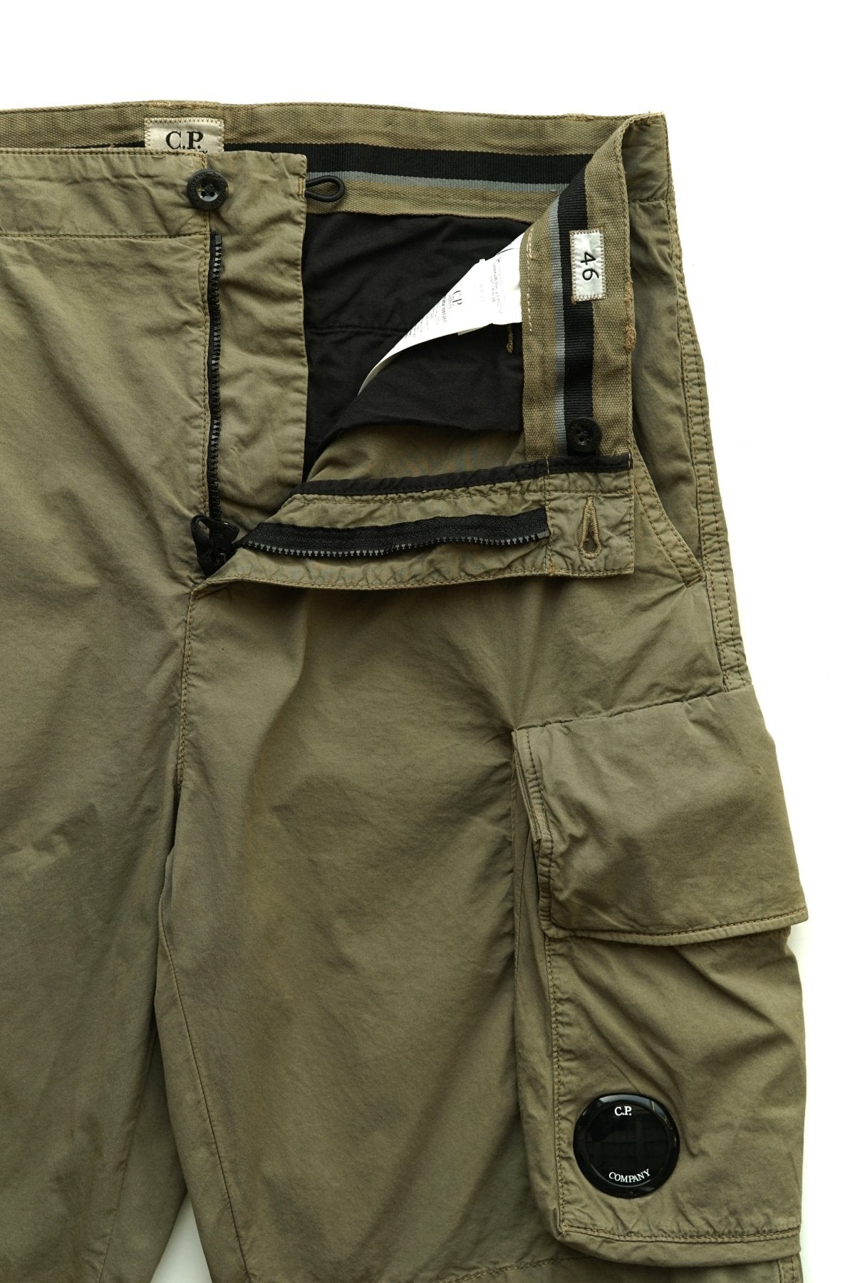 C.P. COMPANY - TWILL STRETCH UTILITY SHORTS - SENECA ROCK