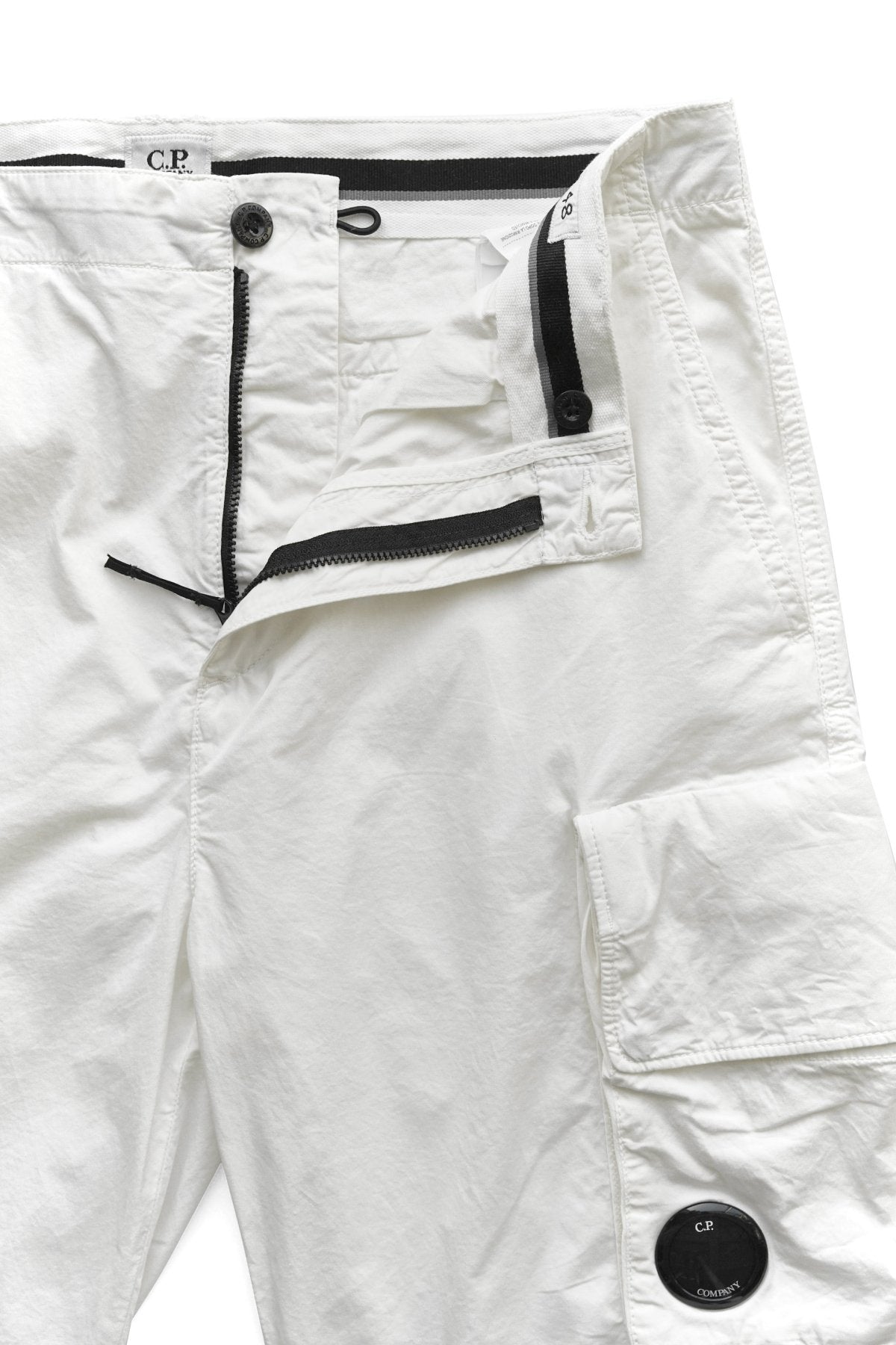 C.P. COMPANY - TWILL STRETCH UTILITY SHORTS - GAUZE WHITE