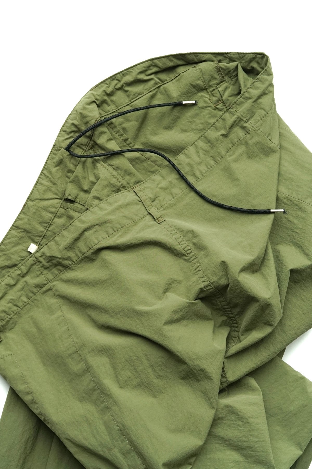 C.P. COMPANY - FLATT NYLON OVERSIZED PANTS - BURNT OLIVE