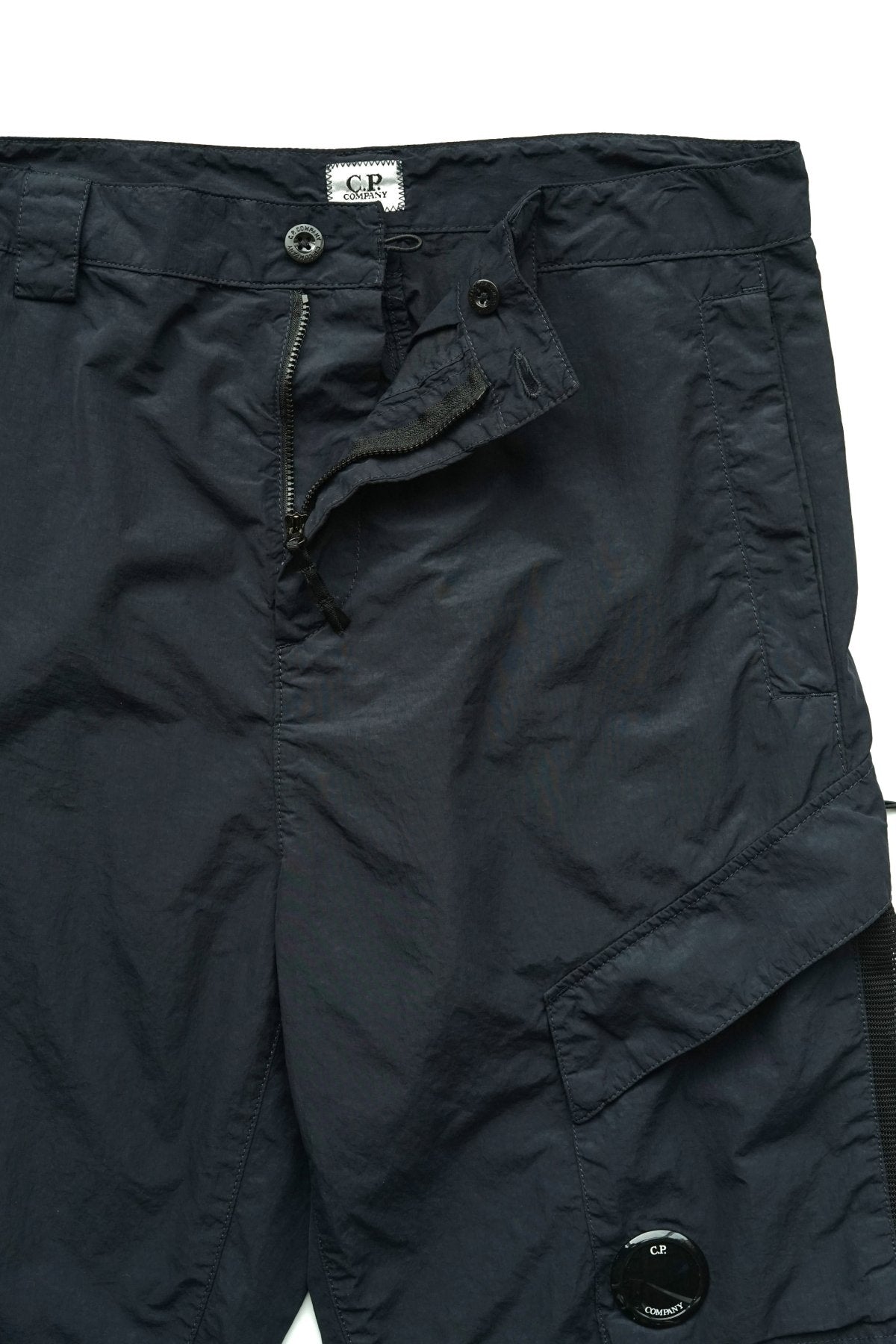 C.P. COMPANY - FLATT NYLON CARGO SHORTS - TOTAL ECLIPSE