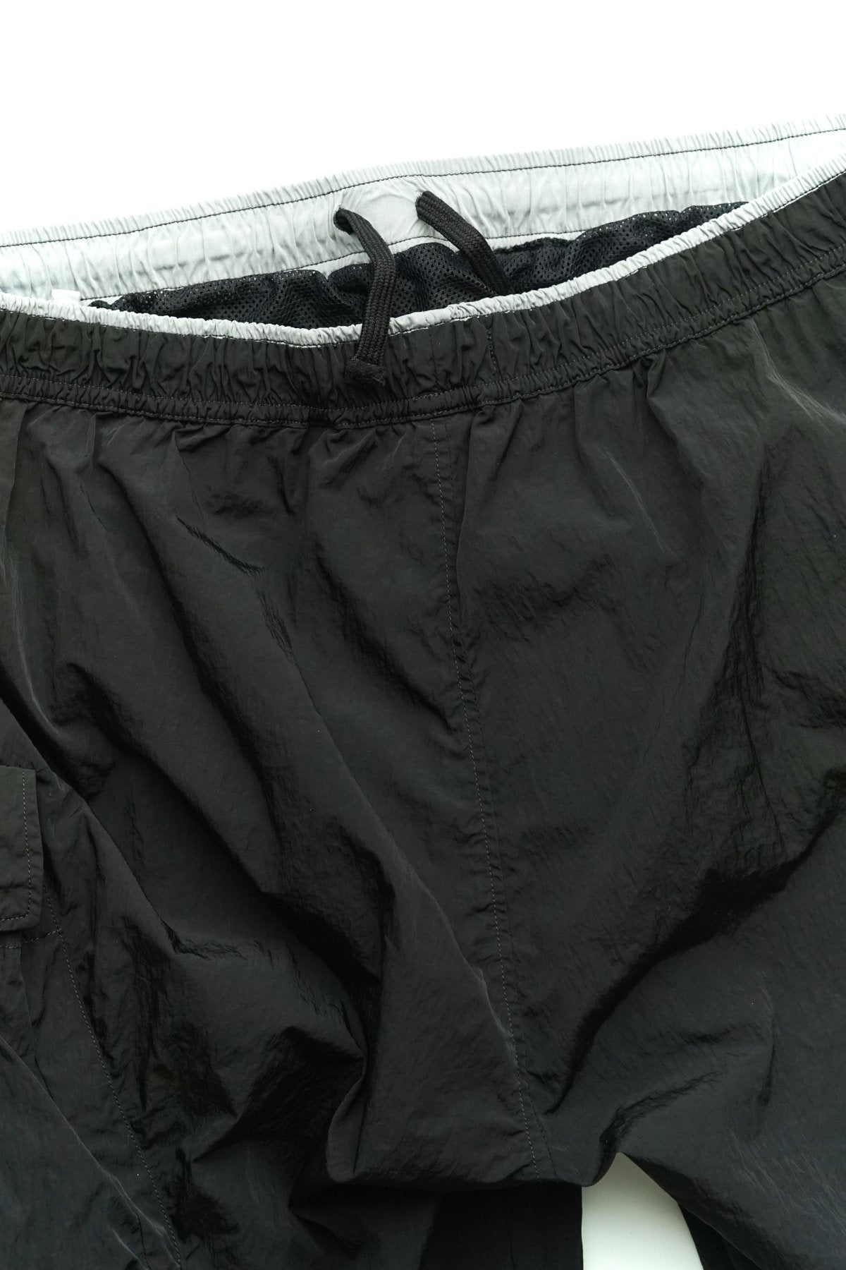 C.P. COMPANY - CHROME BEACH SHORTS - BLACK