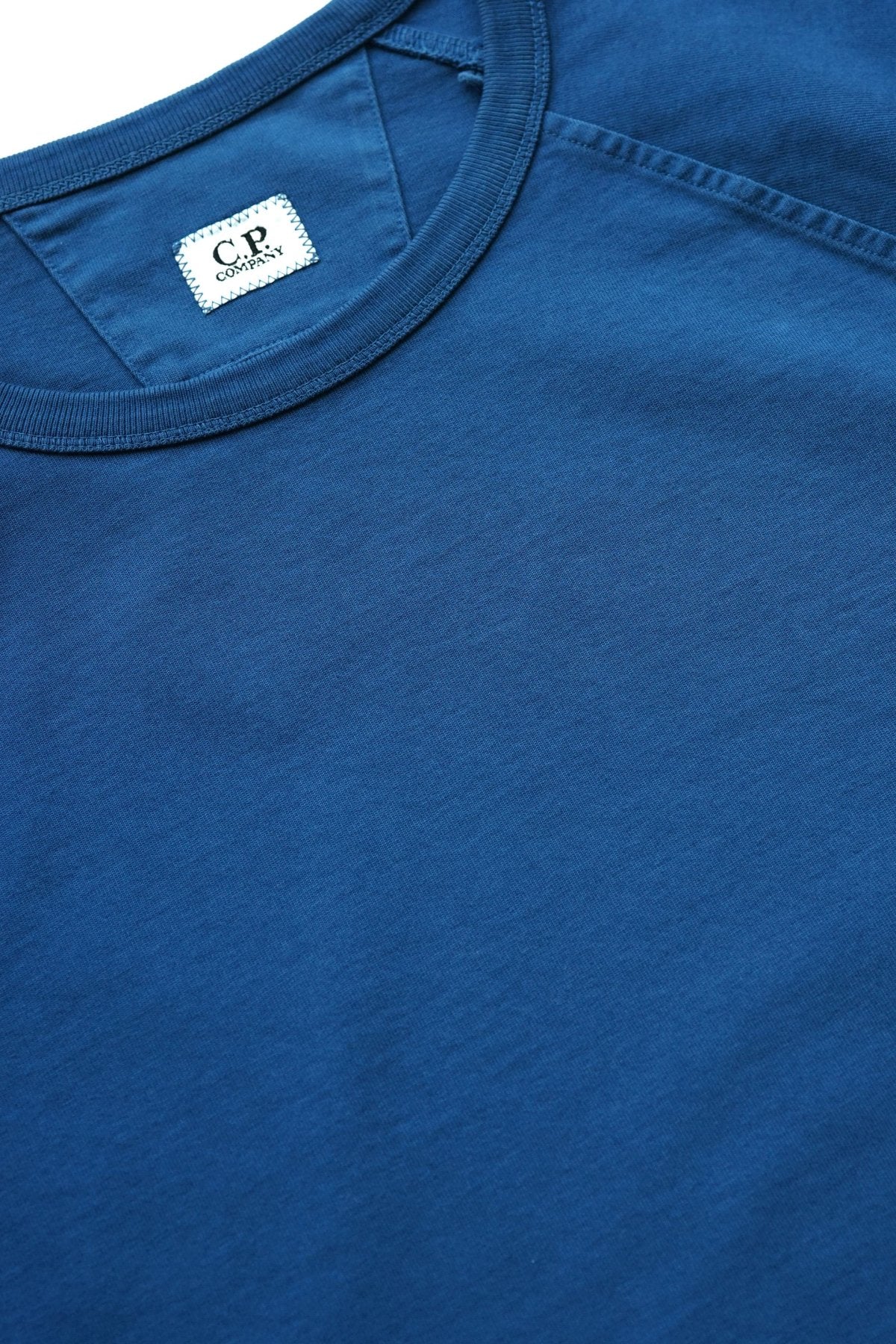 C.P. COMPANY - HEAVY JERSEY MIXED SHORT SLEEVE SWEATSHIRT - BLUE QUARTZ