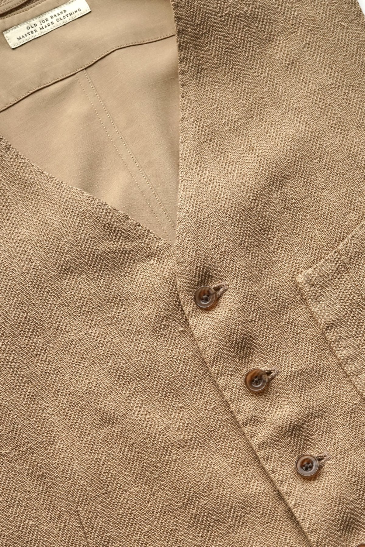 OLD JOE - PLEATED POCKET SPORTING VEST - DUNE