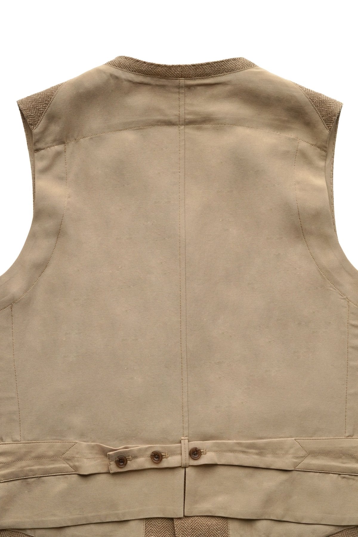 OLD JOE - PLEATED POCKET SPORTING VEST - DUNE