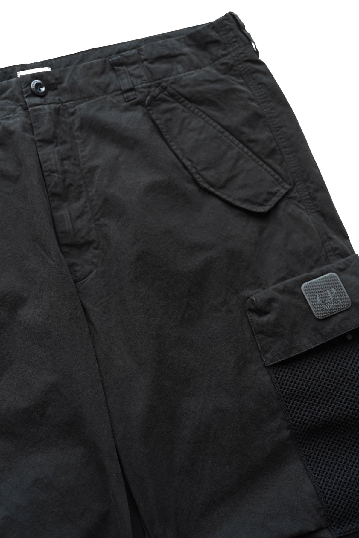 C.P. COMPANY - MICROREPS DIAMOND PEACH CARGO PANTS - BLACK