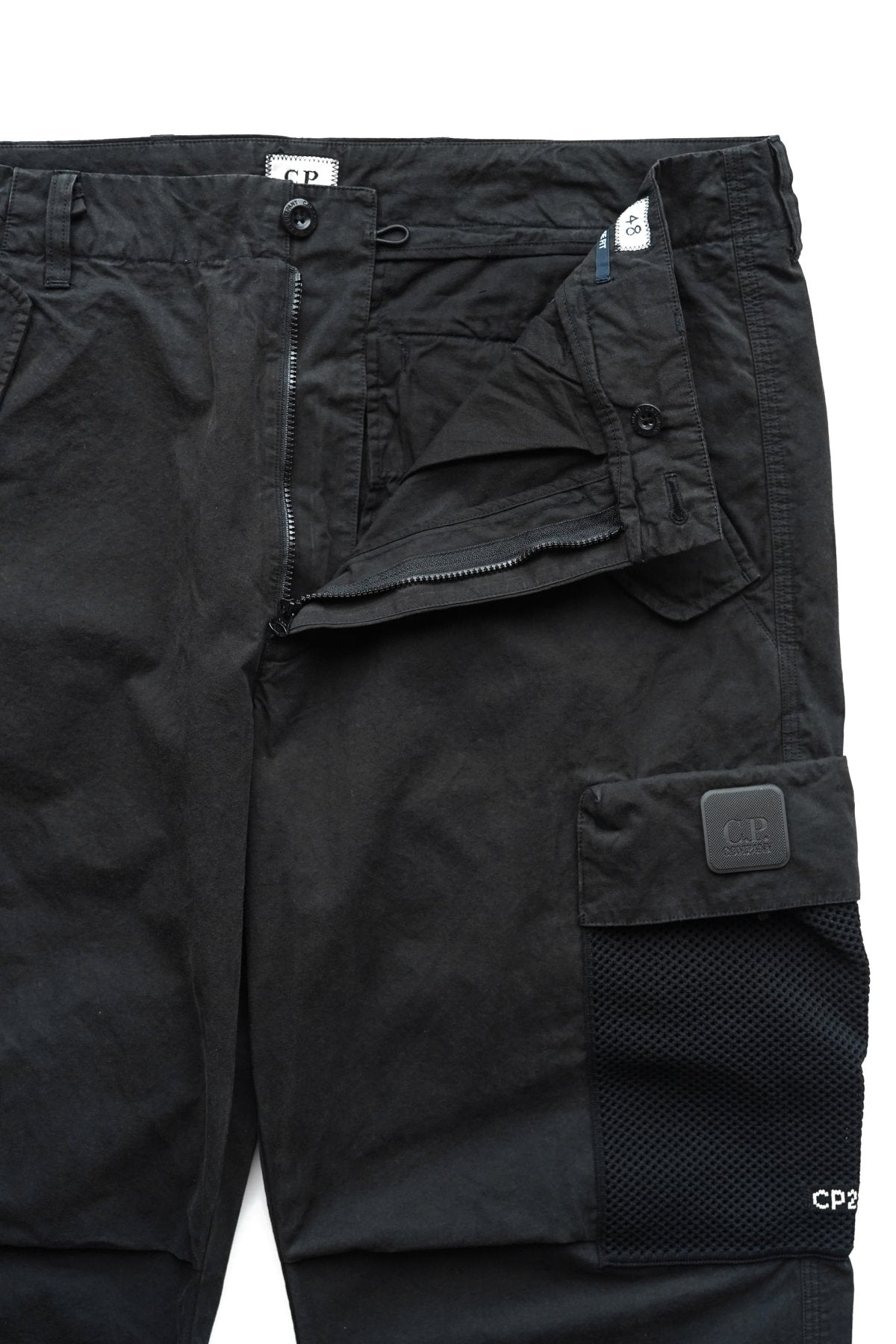 C.P. COMPANY - MICROREPS DIAMOND PEACH CARGO PANTS - BLACK