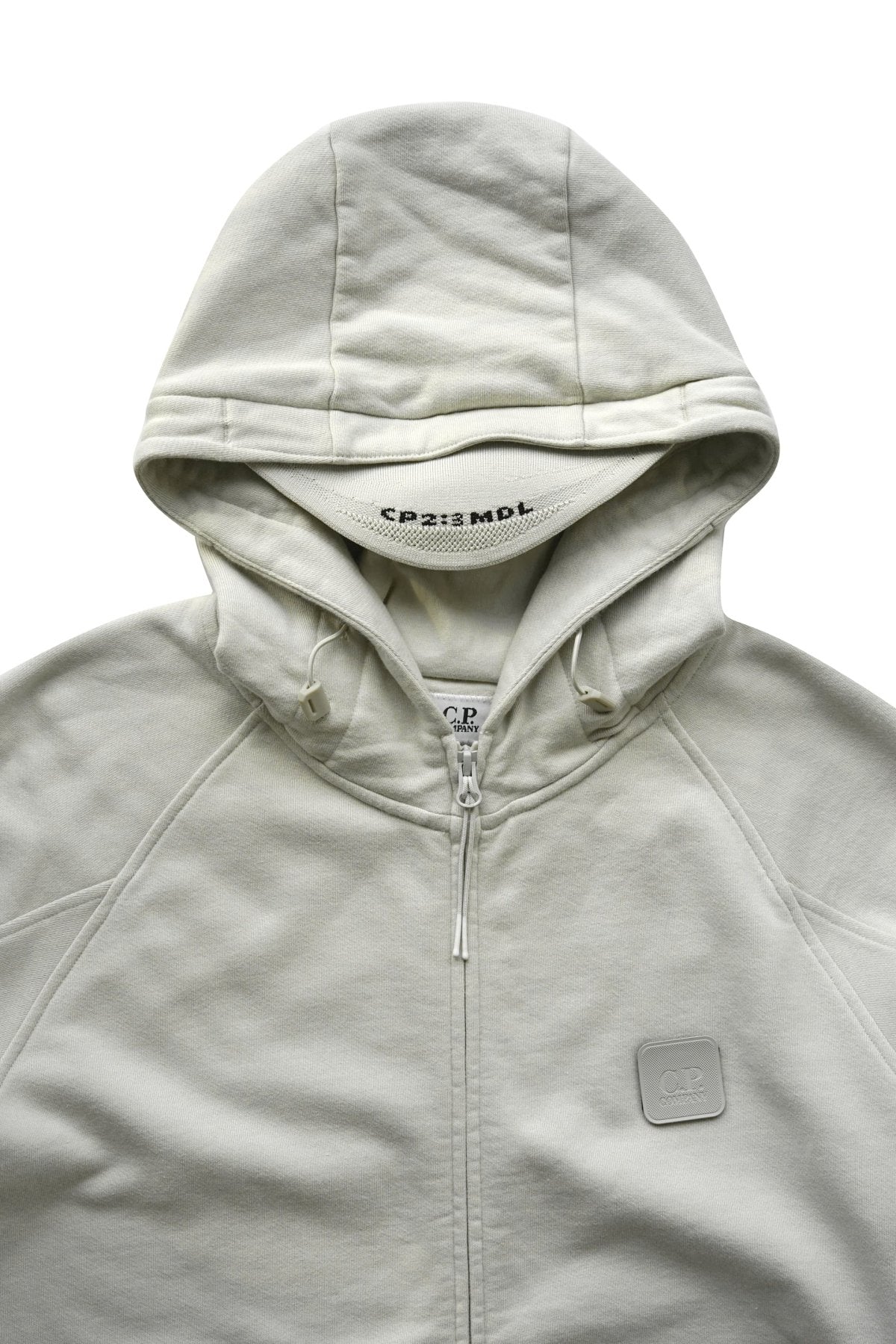 C.P. COMPANY - DIAGONAL RAISED FLEECE ZIPPED HOODIE - PELLICAN