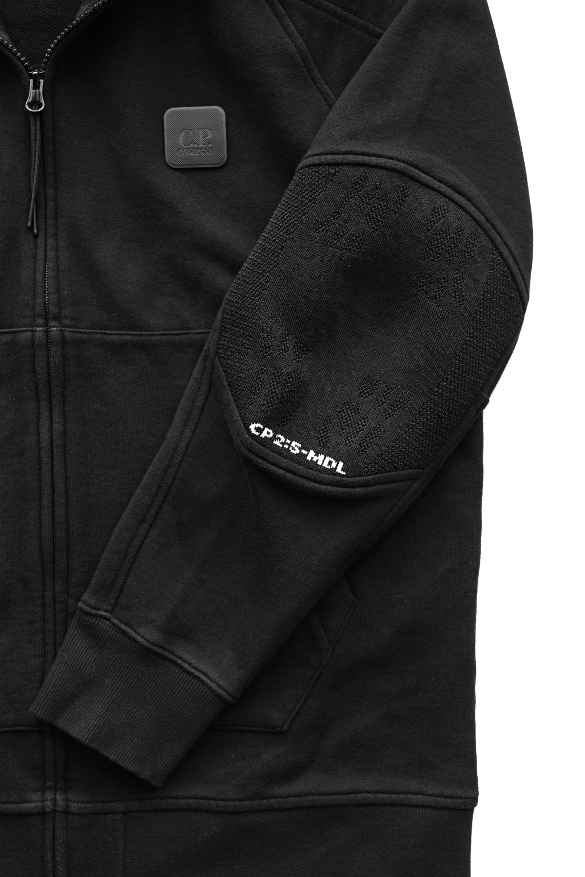 C.P. COMPANY - DIAGONAL RAISED FLEECE ZIPPED HOODIE - BLACK