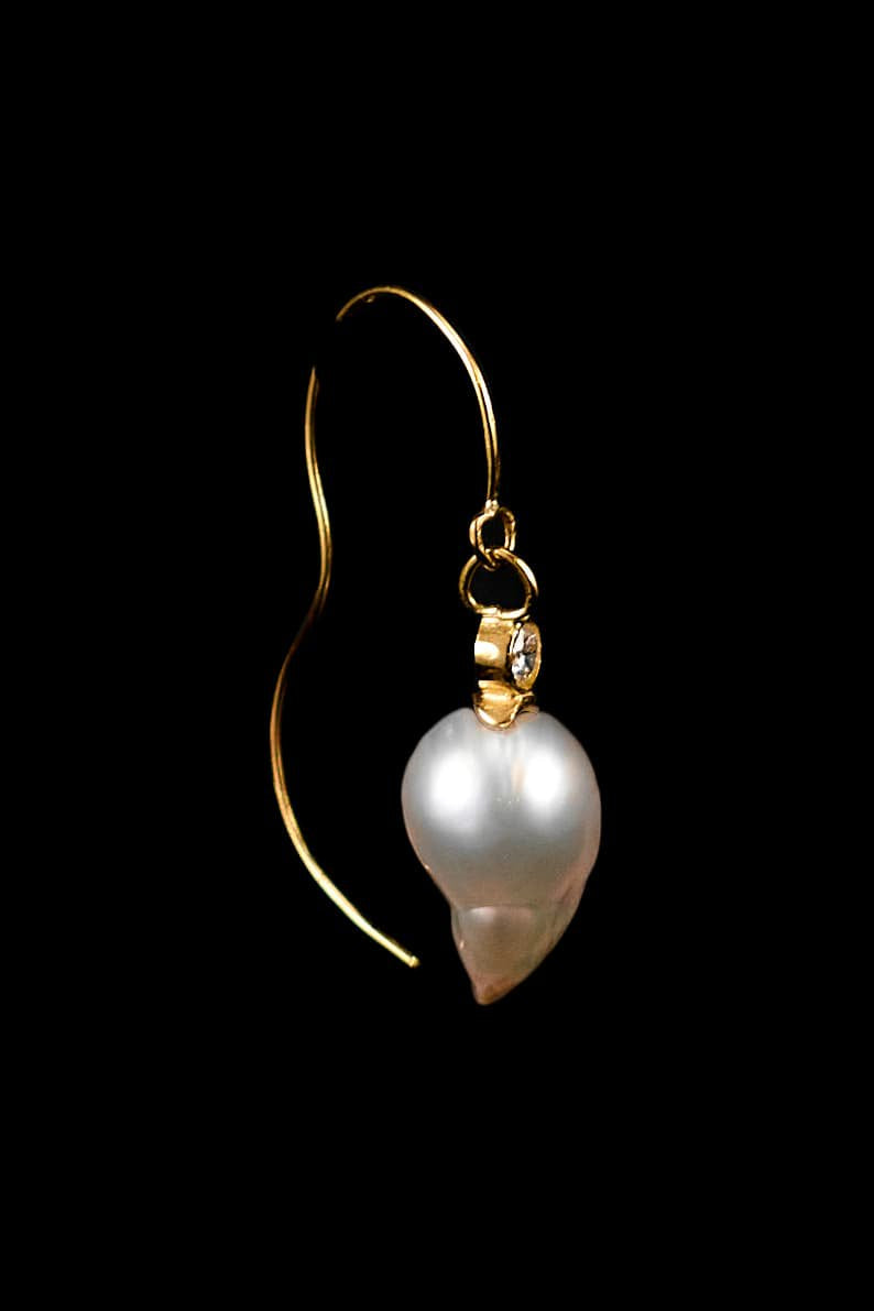 Mariko Tsuchiyama - White stones earring South Sea pearl (Single)