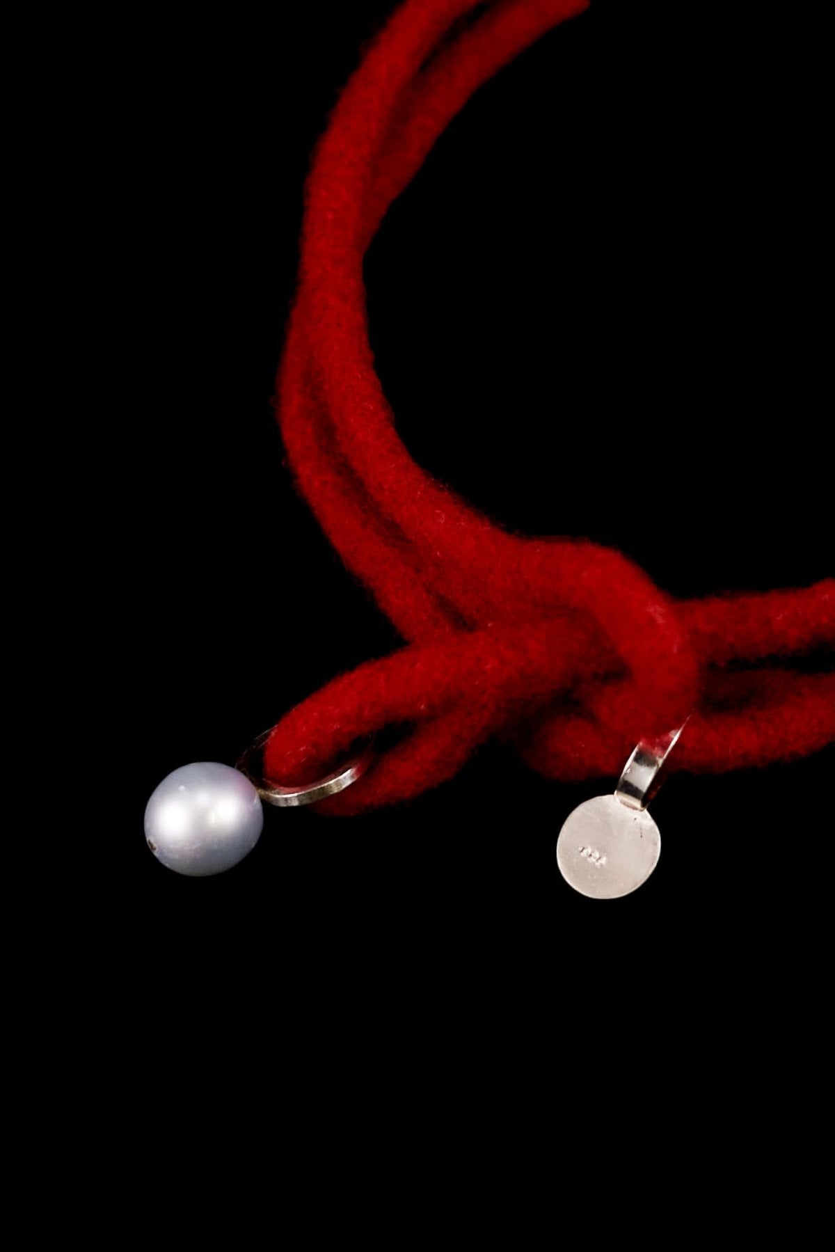 Mariko Tsuchiyama - Yarn necklace - red currant