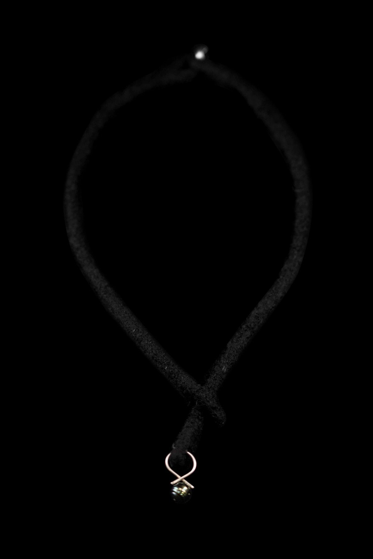 Mariko Tsuchiyama - Yarn necklace - urushi black