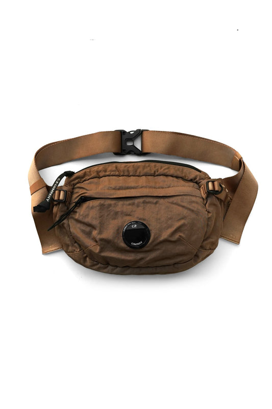 C.P. COMPANY - NYLON B CROSSBODY PACK - BRONZE BROWN