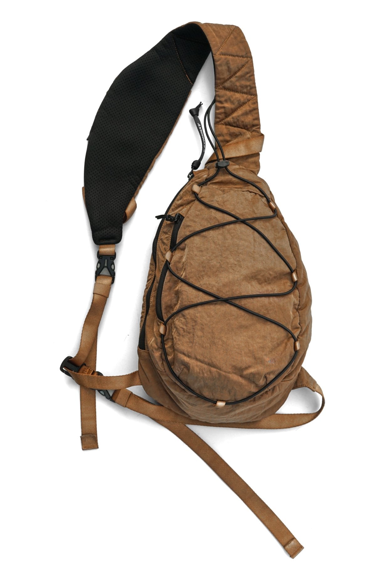 C.P. COMPANY - NYLON B CROSSBODY RUCKSACK - BRONZE BROWN