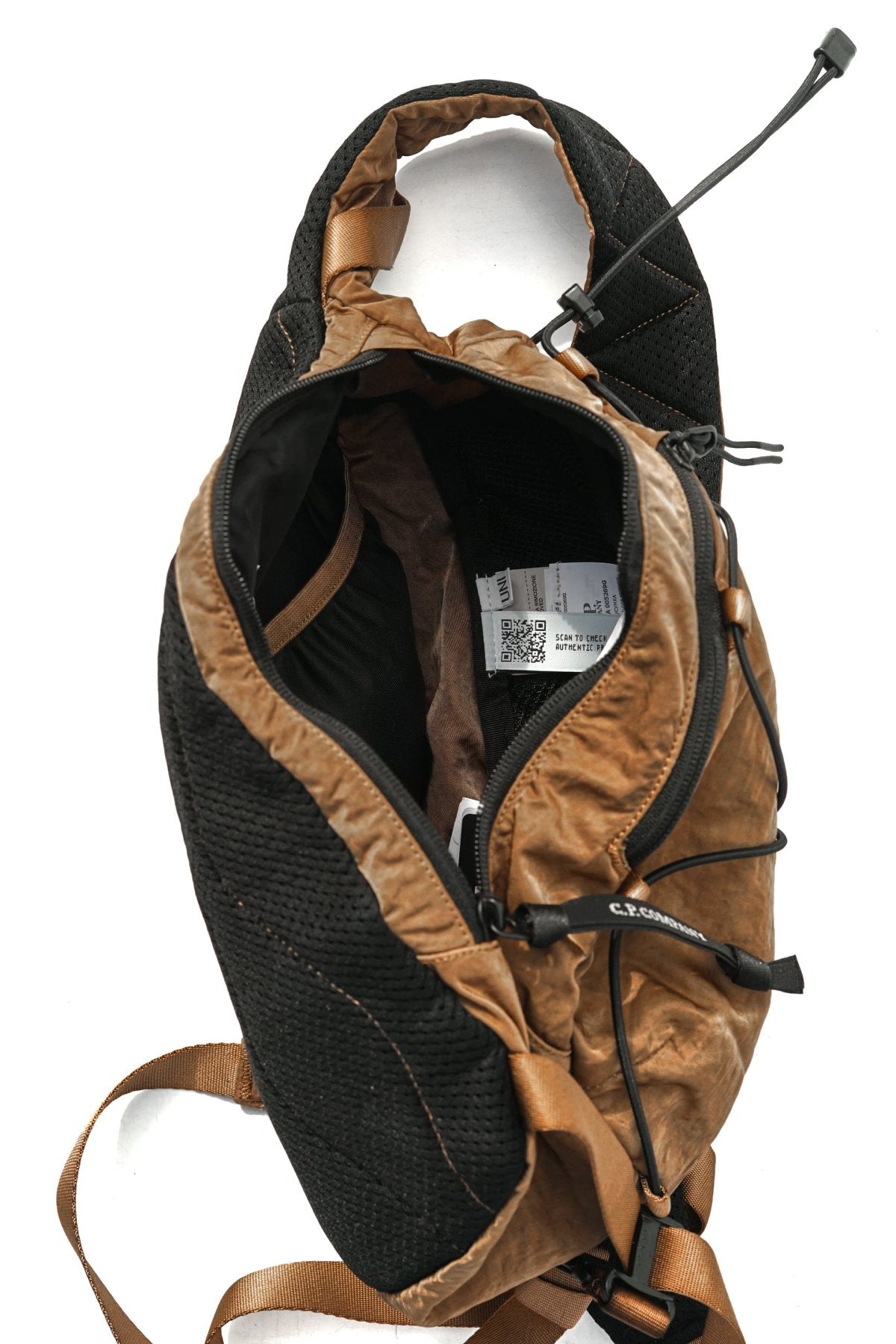 C.P. COMPANY - NYLON B CROSSBODY RUCKSACK - BRONZE BROWN