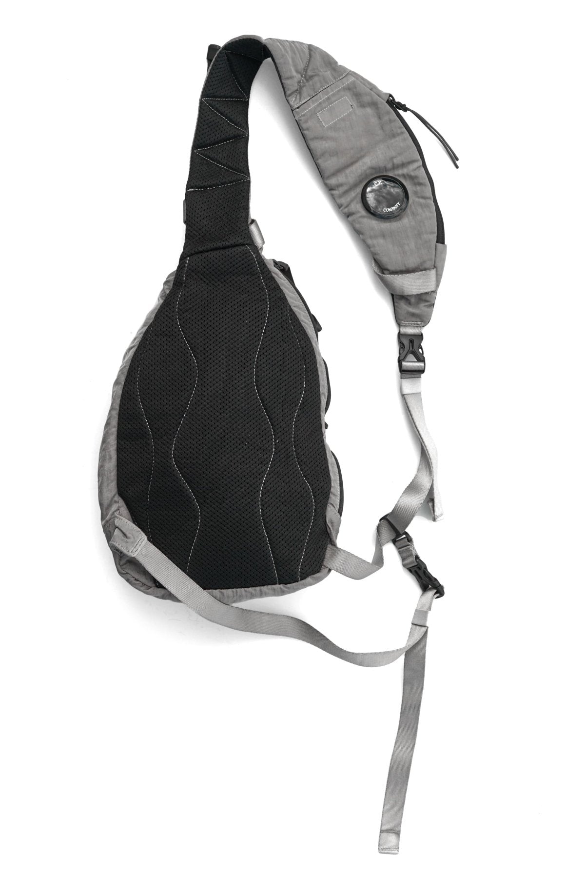 C.P. COMPANY - NYLON B CROSSBODY RUCKSACK - METAL GREY