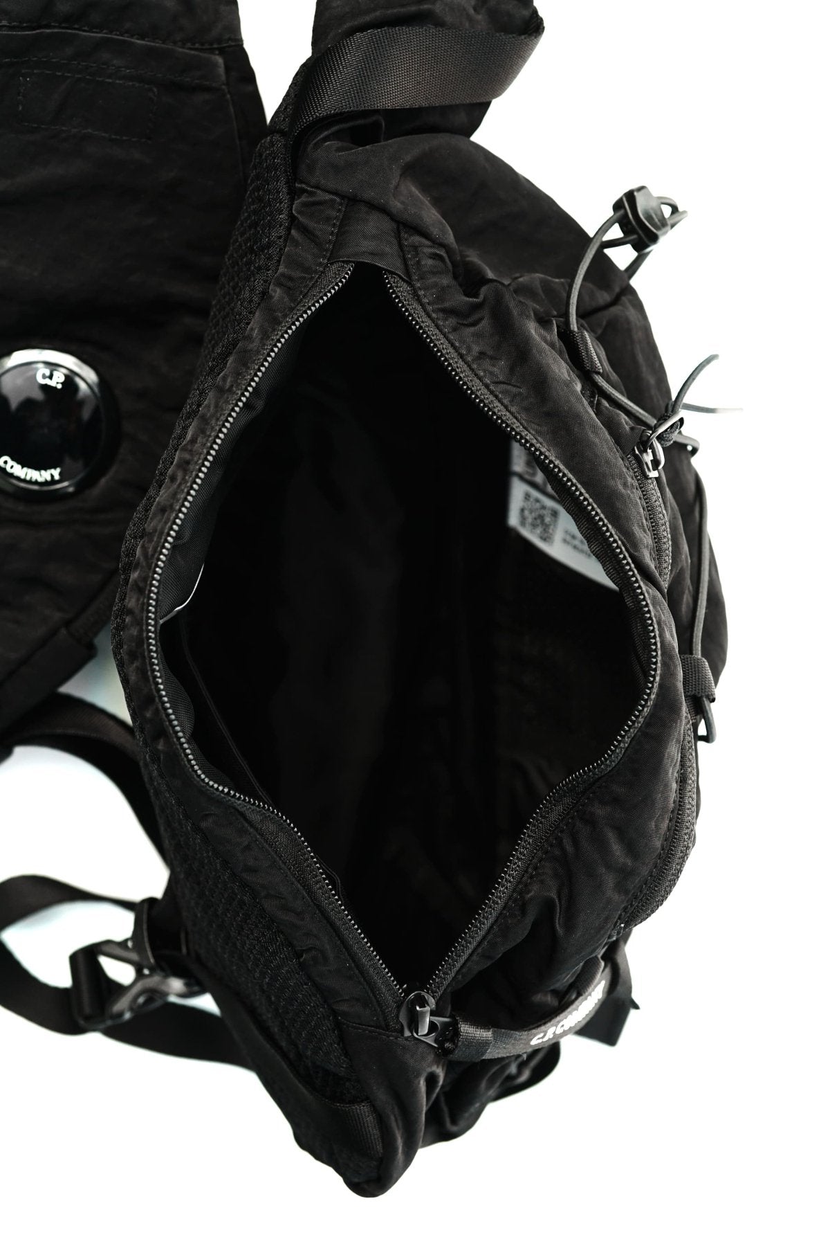 C.P. COMPANY - NYLON B CROSSBODY RUCKSACK - BLACK