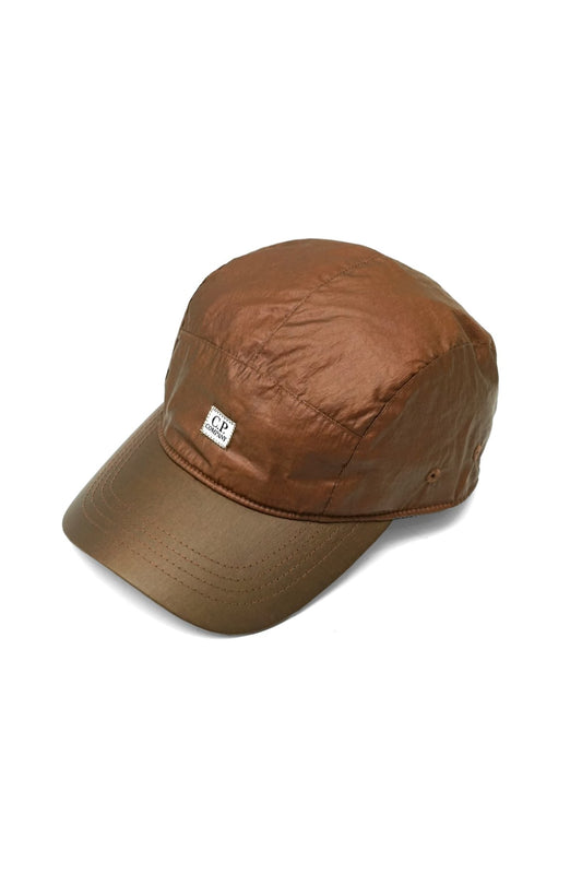 C.P. COMPANY - POLYNYLON IRIDESCENT COATED CAP - CUMIN