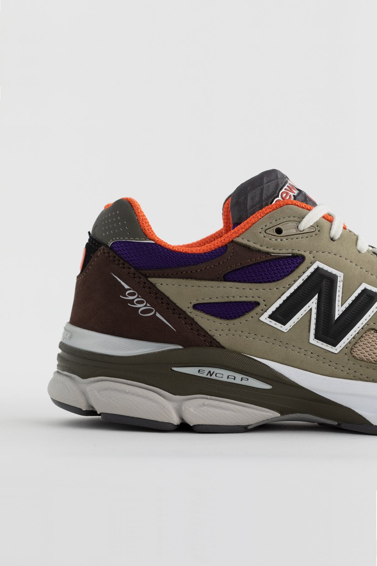 New Balance - M990BT3 - BROWN