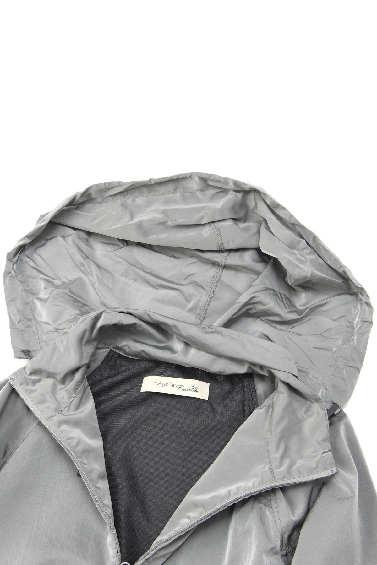 TOKYO DESIGN STUDIO New Balance - Nylon Wind Jacket - GREY