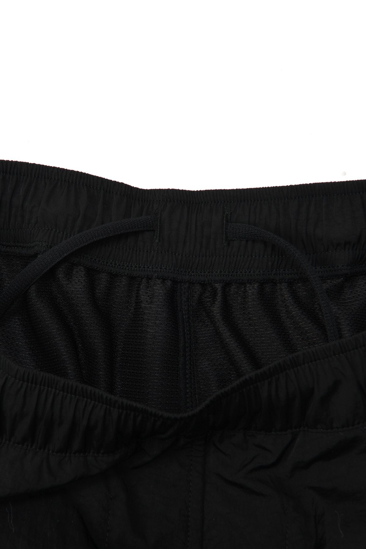 TOKYO DESIGN STUDIO New Balance - Protection Shorts - BLACK